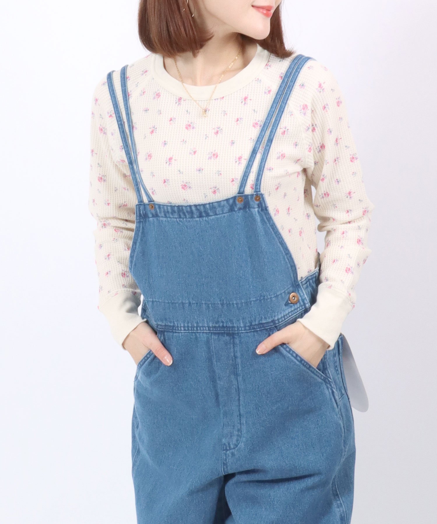【サロン ハミュー/salong hameu】の花柄 総柄 ワッフル 長袖 Tシャツ レディース サーマル ロンT インテリア・キッズ・メンズ・レディースファッション・服の通販 founy(ファニー) 　ファッション　Fashion　レディースファッション　Fashion for Women　トップス・カットソー　Cut & Sew Tops　シャツ・ブラウス・オフィスカジュアル　Elegant Blouses & Button-Ups　ロングTシャツ・Tシャツ　Longline T-Shirts & Tees　花柄・フラワープリント・モチーフ　Floral Prints & Motifs / Flower Pattern Tops　アウトドア　Outdoor Clothing　インナー　Innerwear　春　Spring　カーゴパンツ　Cargo Pants, Utility Pants　キャミワンピース　Cami Dress, Slip Dress　サーマル　Thermal, Waffle Knit　シンプル　Simple, Minimal　ジャケット　Jacket, Outerwear　スニーカー　Sneakers, Trainers　スパンコール　Sequins, Sequin Embellishment　スポーツ　Sports, Activewear　スリーブ　Sleeve, Long Sleeve / Short Sleeve　ダウン　Down, Puffer　デニム　Denim, Jeans Material　人気　Popular, Best Seller　長袖　Long Sleeve, Full Sleeve　バレエ　Ballet, Ballet Style　ビスチェ　Bustier, Corset Top　フィット　Fit, Slim Fit　フリル　Frill, Ruffle　プリント　Print, Printed Pattern　ベスト　Vest, Waistcoat　レース　Lace, Lace Fabric　ロング　Long, Long-Length　ホワイト系1|ID: prp329100004697572 ipo3291000000033921830