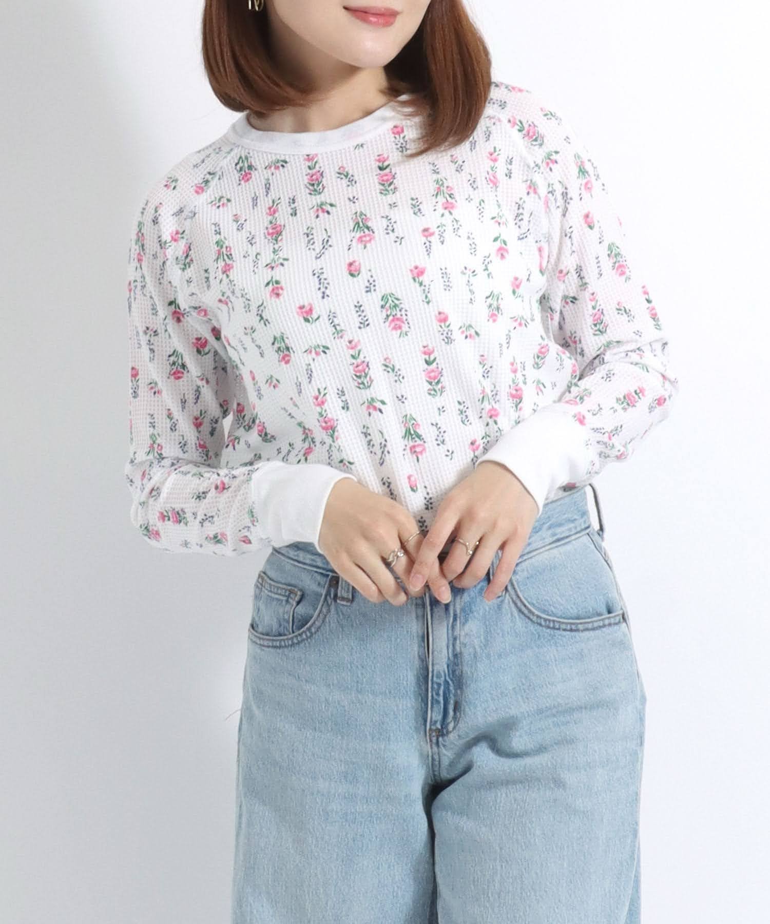 【サロン ハミュー/salong hameu】の花柄 総柄 ワッフル 長袖 Tシャツ レディース サーマル ロンT インテリア・キッズ・メンズ・レディースファッション・服の通販 founy(ファニー) 　ファッション　Fashion　レディースファッション　Fashion for Women　トップス・カットソー　Cut & Sew Tops　シャツ・ブラウス・オフィスカジュアル　Elegant Blouses & Button-Ups　ロングTシャツ・Tシャツ　Longline T-Shirts & Tees　花柄・フラワープリント・モチーフ　Floral Prints & Motifs / Flower Pattern Tops　アウトドア　Outdoor Clothing　インナー　Innerwear　春　Spring　カーゴパンツ　Cargo Pants, Utility Pants　キャミワンピース　Cami Dress, Slip Dress　サーマル　Thermal, Waffle Knit　シンプル　Simple, Minimal　ジャケット　Jacket, Outerwear　スニーカー　Sneakers, Trainers　スパンコール　Sequins, Sequin Embellishment　スポーツ　Sports, Activewear　スリーブ　Sleeve, Long Sleeve / Short Sleeve　ダウン　Down, Puffer　デニム　Denim, Jeans Material　人気　Popular, Best Seller　長袖　Long Sleeve, Full Sleeve　バレエ　Ballet, Ballet Style　ビスチェ　Bustier, Corset Top　フィット　Fit, Slim Fit　フリル　Frill, Ruffle　プリント　Print, Printed Pattern　ベスト　Vest, Waistcoat　レース　Lace, Lace Fabric　ロング　Long, Long-Length　ホワイト系その他5|ID: prp329100004697572 ipo3291000000033921833