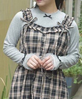 【アクシーズファム/axes femme】のフリルチュールラメリブプルオーバー 人気、トレンドファッション・服の通販 founy(ファニー) ファッション Fashion レディースファッション Fashion for Women トップス・カットソー Cut & Sew Tops カジュアルプルオーバー・ニットトップス Pullovers & Knit Tops / Casual Pullovers おすすめ Recommended / Our Picks インナー Innerwear シャーリング Shirring, Ruched ストレート Straight, Straight Cut ニットソー Knit-Sewn, Cut & Sew Knit パール Pearl, Pearl Accent ベーシック Basic, Essential リボン Ribbon, Bow 羽織 Haori, Light Jacket |ID:prp329100004697614