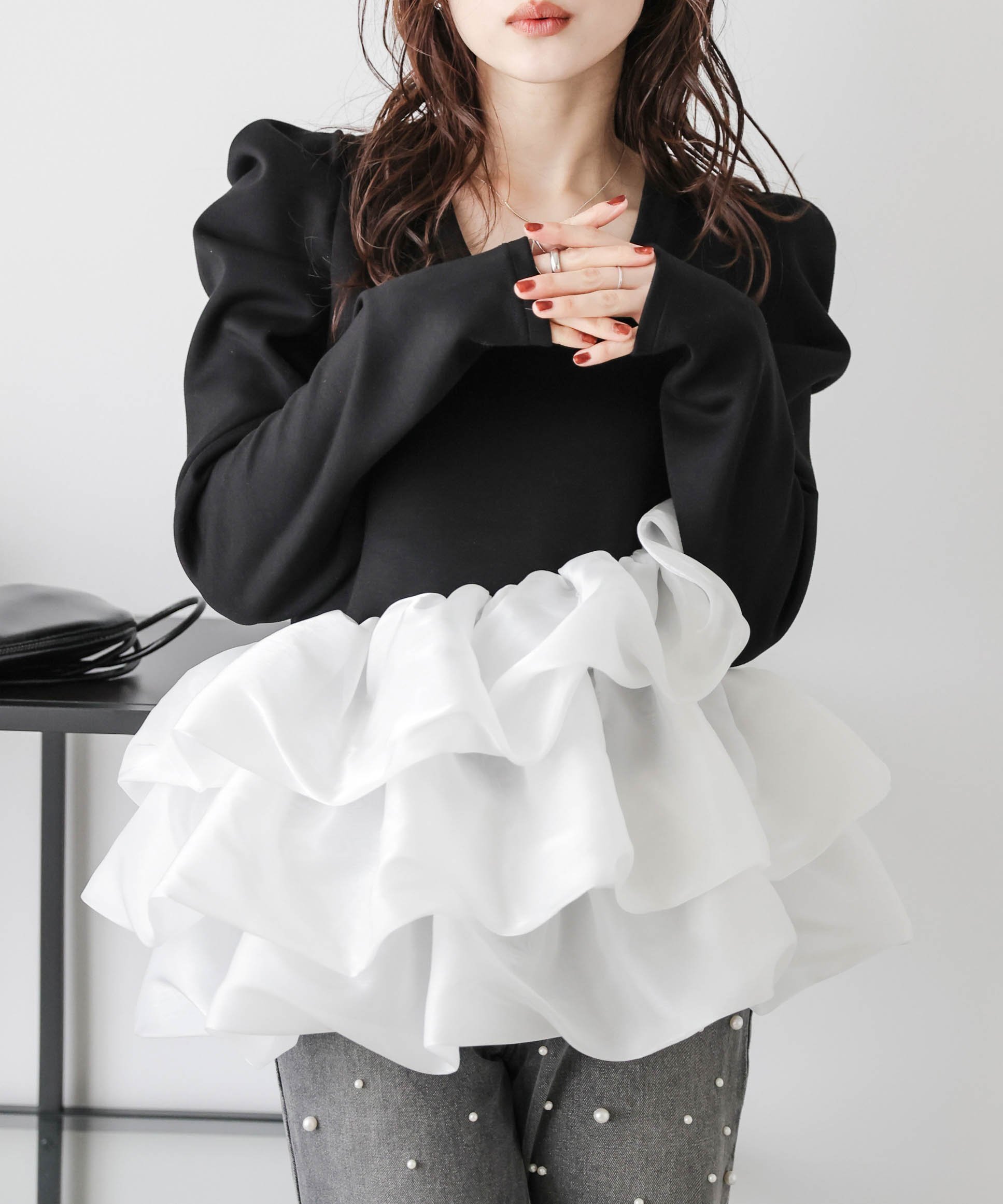 【ラジュール/Lajour】のバルーンフリルドッキングトップス 人気、トレンドファッション・服の通販 founy(ファニー) 　ファッション　Fashion　レディースファッション　Fashion for Women　トップス・カットソー　Cut & Sew Tops　なめらか　Smooth, Silky Texture　アシンメトリー　Asymmetrical Style　オケージョン　Occasion Wear　オーガンジー　Organza Fabric　ショルダー　Shoulder, Shoulder Strap　デコルテ　Décolleté, Neckline　ドッキング　Docking, Mixed Material　バルーン　Balloon, Balloon Silhouette　フェミニン　Feminine, Girly　フリル　Frill, Ruffle　エレガント 上品　Elegant　 other-1|ID: prp329100004697652 ipo3291000000034966250