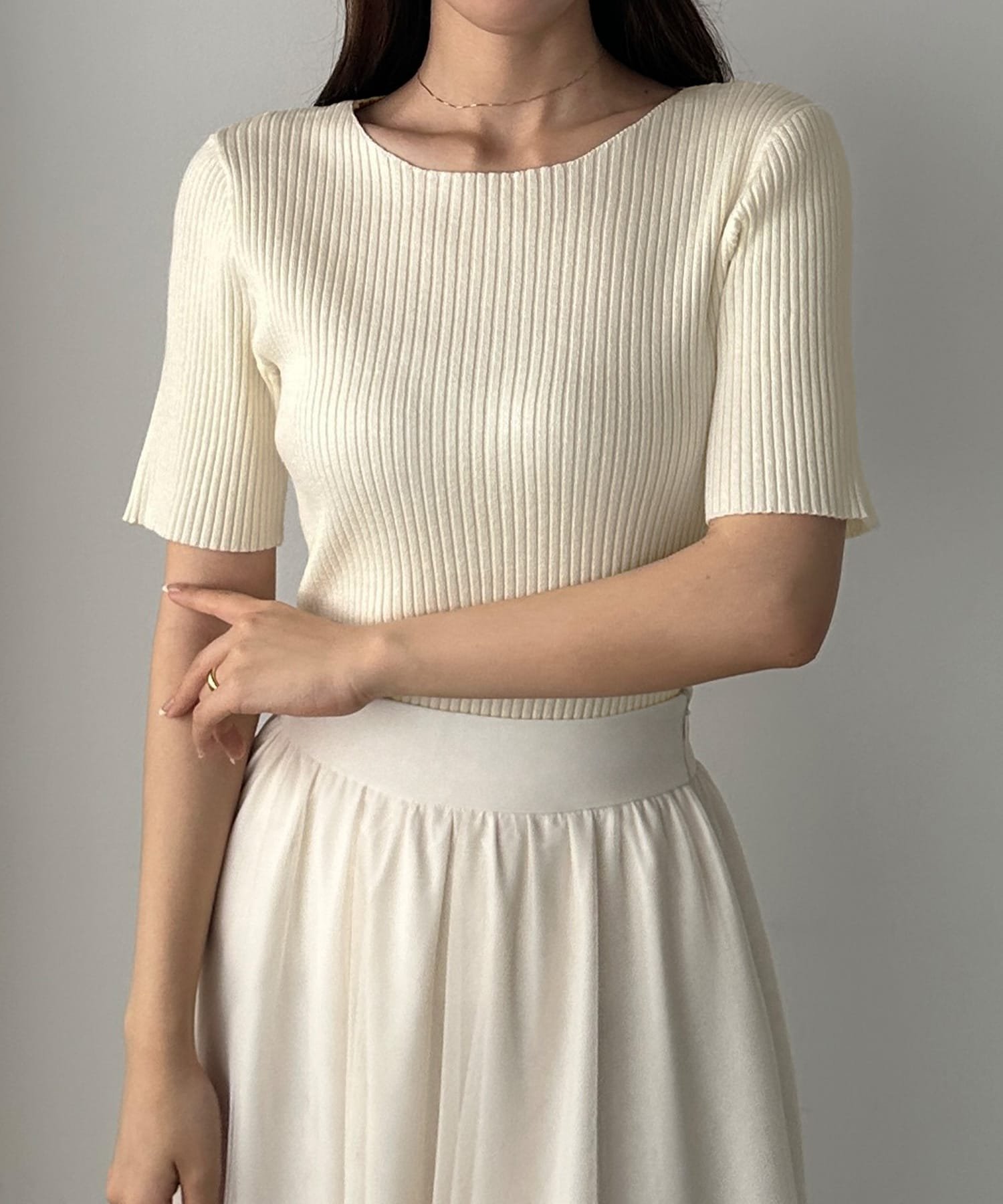 【ジュノア/JUNOAH】のLouere ボートネック半袖リブニット インテリア・キッズ・メンズ・レディースファッション・服の通販 founy(ファニー) 　ファッション　Fashion　レディースファッション　Fashion for Women　トップス・カットソー　Cut & Sew Tops　ニット　Knit Tops & Sweaters　リブニット　Rib Knit, Ribbed Knit　半袖　Short Sleeve, Half Sleeve　アイボリー|ID: prp329100004697812 ipo3291000000033923568
