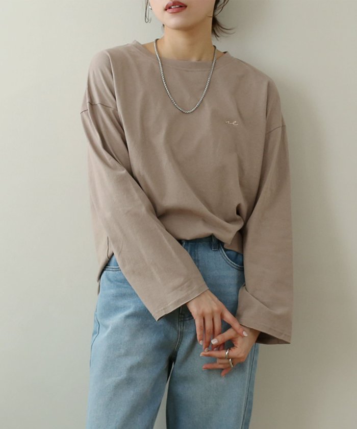【その他のブランド/Other】のヴィンテージライク刺繍ロンT インテリア・キッズ・メンズ・レディースファッション・服の通販 founy(ファニー) https://founy.com/ ファッション Fashion レディースファッション Fashion for Women トップス・カットソー Cut & Sew Tops ロングTシャツ・Tシャツ Longline T-Shirts & Tees インナー Innerwear ベーシック Basic, Essential ワンポイント One Point, Statement Accent |ID: prp329100004697971 ipo3291000000033924415