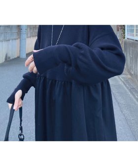 【コーナーズ/CORNERS】の【CORNERS by KR】指穴付きハイネックドッキングワンピース 人気、トレンドファッション・服の通販 founy(ファニー) ファッション Fashion レディースファッション Fashion for Women ワンピース Dresses アクセサリー Fashion Accessories 切替 Switching, Contrast Panel スニーカー Sneakers, Trainers トレンド Trend, Trending Now ドッキング Docking, Mixed Material |ID:prp329100004699039
