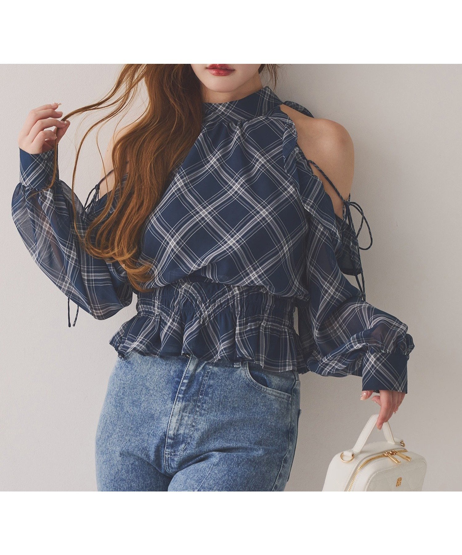 【ナイスクラップ/NICE CLAUP】のバックリボンアメスリブラウス インテリア・キッズ・メンズ・レディースファッション・服の通販 founy(ファニー) 　ファッション　Fashion　レディースファッション　Fashion for Women　トップス・カットソー　Cut & Sew Tops　シャツ・ブラウス・オフィスカジュアル　Elegant Blouses & Button-Ups　2025年　2025　2025-2026秋冬・A/W　Autumn/Winter 2025–26 AW25–26　おすすめ　Recommended / Our Picks　ガーリー　Girly, Feminine Style　デニム　Denim, Jeans Material　トレンド　Trend, Trending Now　フェミニン　Feminine, Girly　フリル　Frill, Ruffle　ペプラム　Peplum, Flared Hem　ミュール　Mule, Backless Shoes　リボン　Ribbon, Bow　夏　Summer　長袖　Long Sleeve, Full Sleeve　ネイビー|ID: prp329100004699801 ipo3291000000034001656
