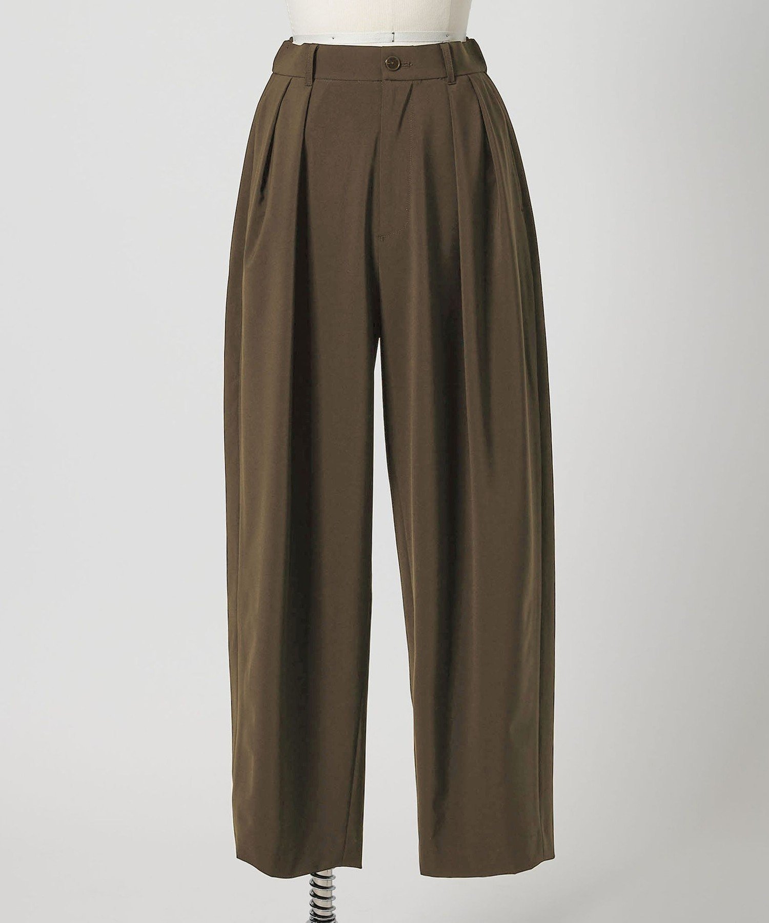 【ユナイテッドアローズ/UNITED ARROWS】のconte タック イージー テーパードワイドパンツ インテリア・キッズ・メンズ・レディースファッション・服の通販 founy(ファニー) 　ファッション　Fashion　レディースファッション　Fashion for Women　パンツ　Pants & Trousers　なめらか　Smooth, Silky Texture　フロント　Front, Front Design　リラックス　Relax, Relaxed Fit　DK.BROWN|ID: prp329100004700673 ipo3291000000034997765