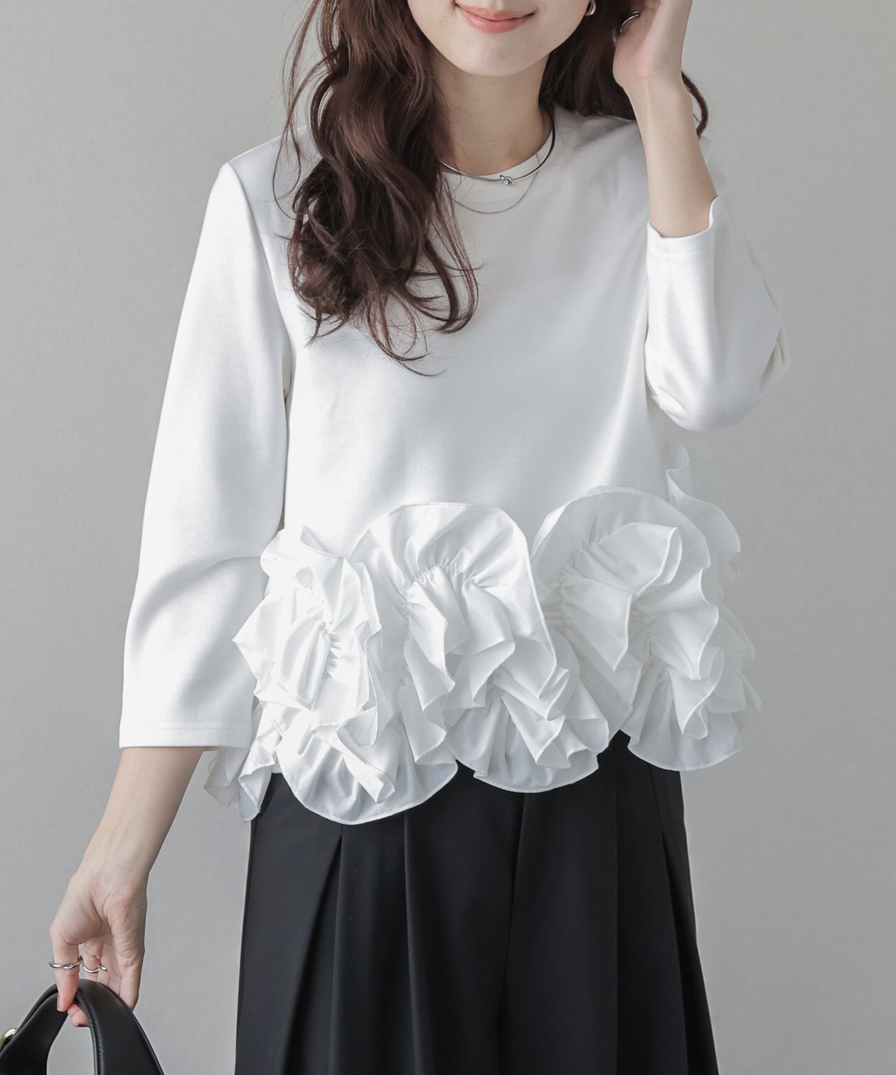 【ラジュール/Lajour】の裾フリルドッキングトップス インテリア・キッズ・メンズ・レディースファッション・服の通販 founy(ファニー) 　ファッション　Fashion　レディースファッション　Fashion for Women　トップス・カットソー　Cut & Sew Tops　2025年　2025　2025-2026秋冬・A/W　Autumn/Winter 2025–26 AW25–26　スラックス　Slacks, Dress Pants　タイトスカート　Pencil Skirt, Tight Skirt　デニム　Denim, Jeans Material　フェミニン　Feminine, Girly　フリル　Frill, Ruffle　ホワイト|ID: prp329100004701060 ipo3291000000034007461