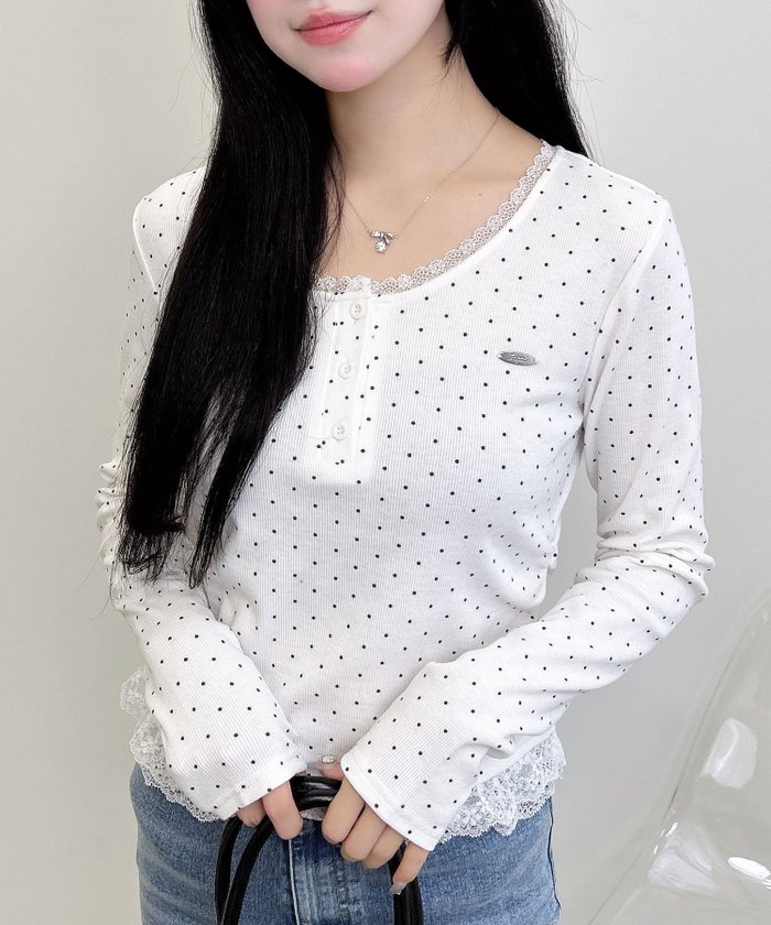 【イング/INGNI】のINGNI/ヘンリーNレース付プレートロゴ長袖リブドットTOPs インテリア・キッズ・メンズ・レディースファッション・服の通販 founy(ファニー) https://founy.com/ ファッション Fashion レディースファッション Fashion for Women トップス・カットソー Cut & Sew Tops カットソー Cut and Sewn Top コンパクト Compact, Small Size ジャケット Jacket, Outerwear スマホ Smartphone, Mobile Device ドット Polka Dot, Dot Pattern プレート Plate, Dish レース Lace, Lace Fabric 長袖 Long Sleeve, Full Sleeve |ID: prp329100004701362 ipo3291000000034204428