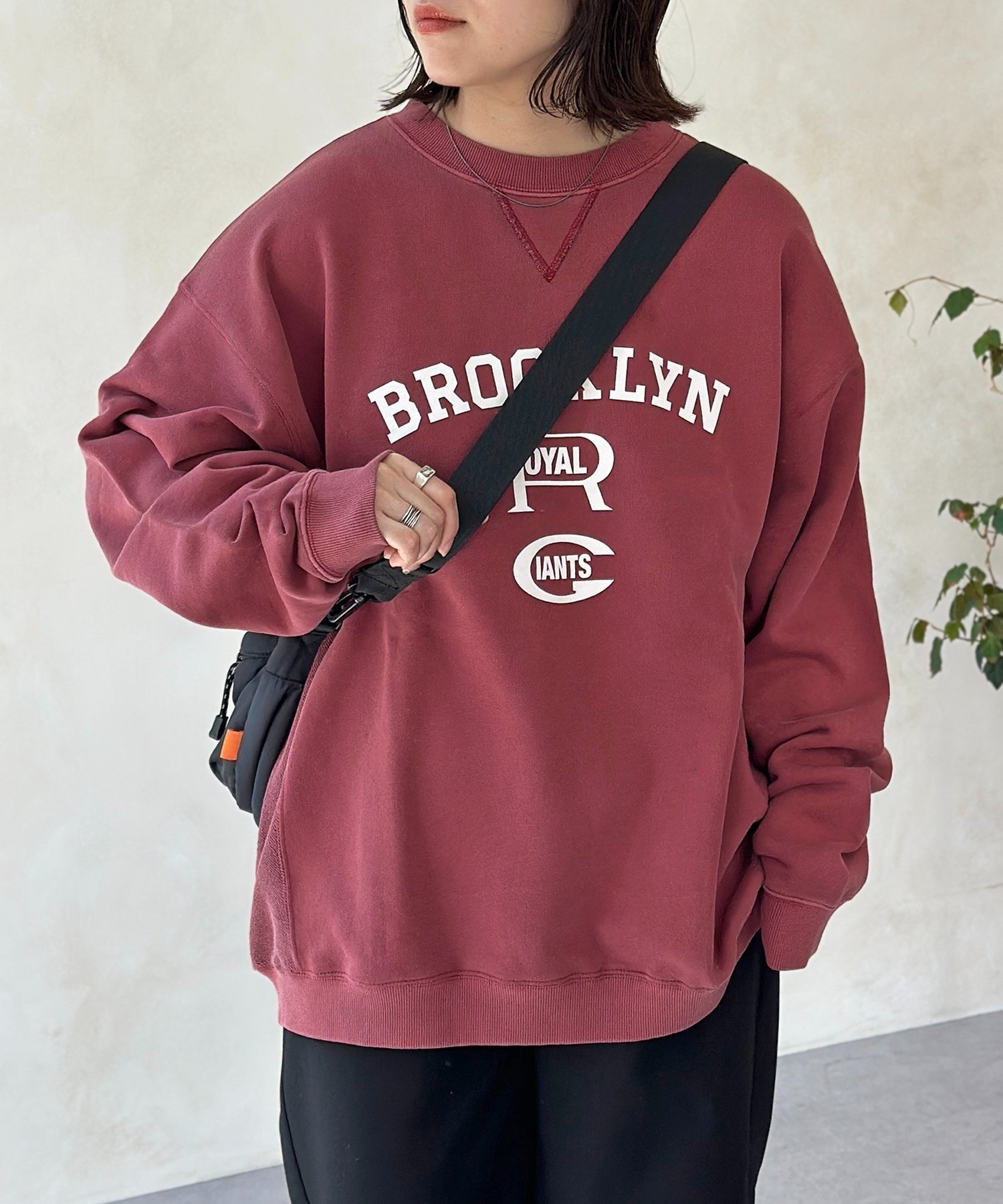 【シーピーシーエム/CPCM】の【Negro League】リバーシブルスウェット インテリア・キッズ・メンズ・レディースファッション・服の通販 founy(ファニー) 　ファッション　Fashion　レディースファッション　Fashion for Women　トップス・カットソー　Cut & Sew Tops　レディースパーカー・カジュアルフーディー　Casual Hoodies & Sweatshirts　スウェット・クルーネックトップス　Sweatshirts & Crewnecks / Relaxed Fit Sweat Tops　ヴィンテージ　Vintage Style　秋　Autumn　スウェット / スエット　Sweatshirt, Sweatwear　スラックス　Slacks, Dress Pants　リバーシブル　Reversible, Two-Sided　リラックス　Relax, Relaxed Fit　レッド|ID: prp329100004701883 ipo3291000000033997674