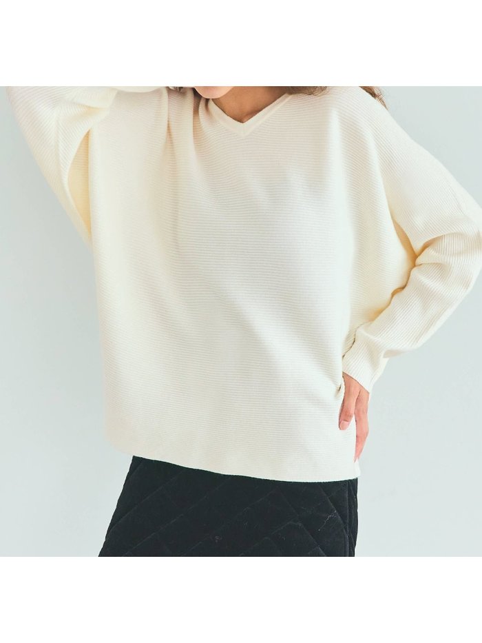 【コカ/COCA】のドルマンスリーブVネックニット インテリア・キッズ・メンズ・レディースファッション・服の通販 founy(ファニー) https://founy.com/ ファッション Fashion レディースファッション Fashion for Women トップス・カットソー Cut & Sew Tops ニット Knit Tops & Sweaters Vネックトップス V-Neck Tops / V-Cut Neckline Shirts シンプル Simple, Minimal 長袖 Long Sleeve, Full Sleeve パープル Purple, Violet ベーシック Basic, Essential ポケット Pocket, Pocket Detail 無地 Plain, Solid Color ロング Long, Long-Length おすすめ Recommended / Our Picks エレガント 上品 Elegant 2025年 2025 2025-2026秋冬・A/W Autumn/Winter 2025–26 AW25–26 |ID: prp329100004701973 ipo3291000000034105148