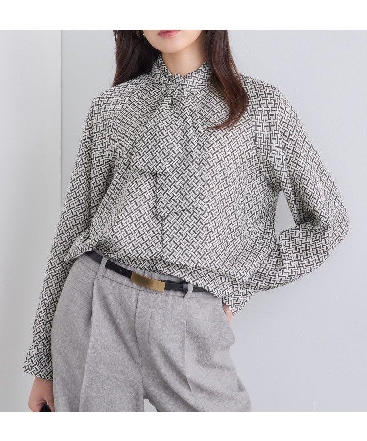 【インディヴィ/INDIVI】のジオメプリントボウタイブラウス インテリア・キッズ・メンズ・レディースファッション・服の通販 founy(ファニー) 　ファッション　Fashion　レディースファッション　Fashion for Women　トップス・カットソー　Cut & Sew Tops　シャツ・ブラウス・オフィスカジュアル　Elegant Blouses & Button-Ups　おすすめ　Recommended / Our Picks　インナー　Innerwear　クラシカル　Classical, Vintage-Inspired　スマート　Smart, Elegant　ツイル　Twist, Twisted Detail　トレンド　Trend, Trending Now　フリル　Frill, Ruffle　プリント　Print, Printed Pattern　ボトム　Bottoms, Lower Wear　秋　Autumn　ブラック|ID: prp329100004702090 ipo3291000000034077869