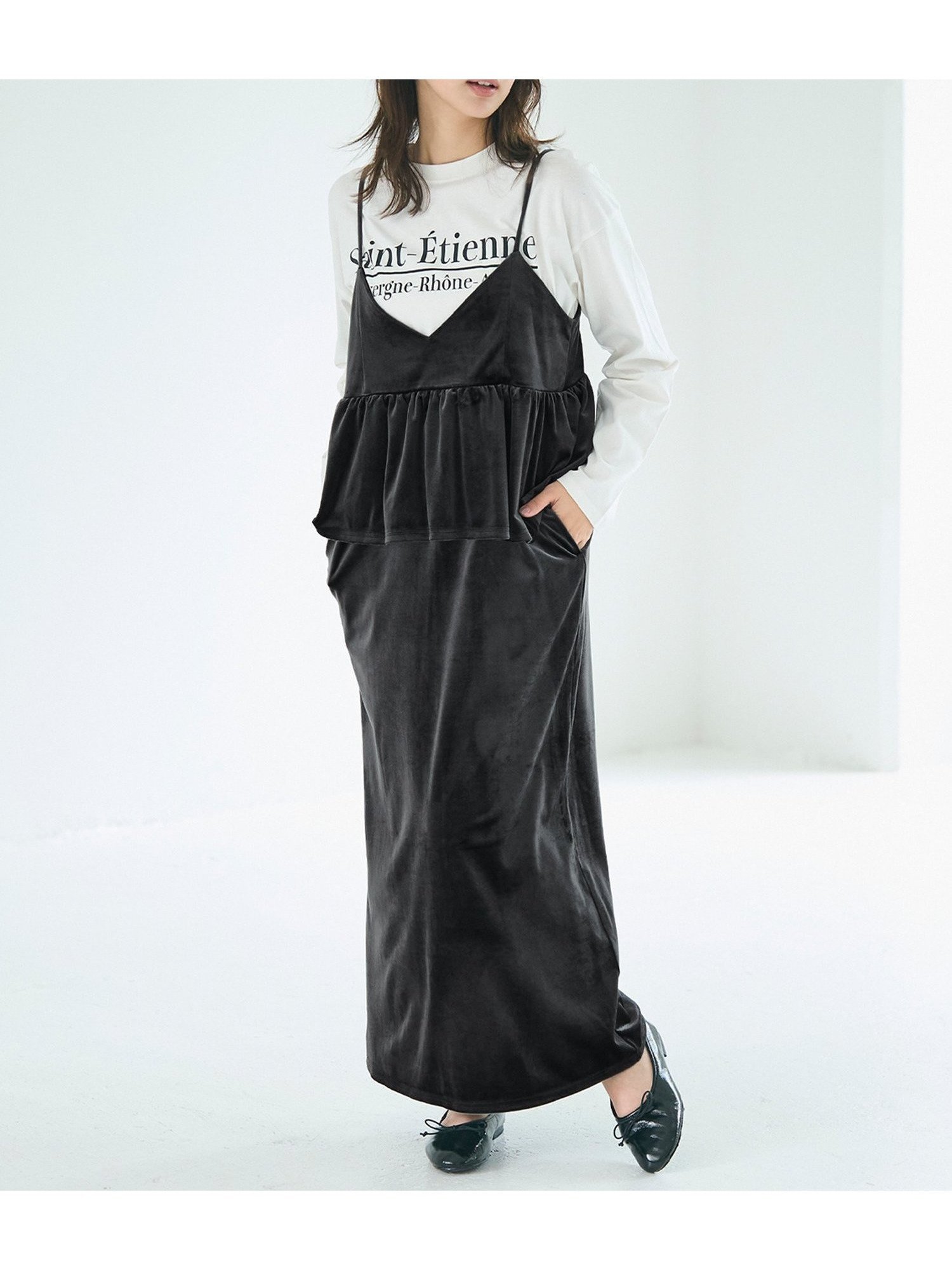 【コカ/COCA】のベロアドッキングキャミワンピース インテリア・キッズ・メンズ・レディースファッション・服の通販 founy(ファニー) 　ファッション　Fashion　レディースファッション　Fashion for Women　ワンピース　Dresses　キャミソールワンピース　Camisole Dresses　インナー　Innerwear　キャミワンピース　Cami Dress, Slip Dress　ギャザー　Gathered, Ruffled　切替　Switching, Contrast Panel　シューズ　Shoes, Footwear　ショート　Short, Short Length　シンプル　Simple, Minimal　スニーカー　Sneakers, Trainers　タートル　Turtleneck, Turtle Collar　ドッキング　Docking, Mixed Material　バレエ　Ballet, Ballet Style　フェミニン　Feminine, Girly　ベロア　Velour, Soft Velvet　ポケット　Pocket, Pocket Detail　無地　Plain, Solid Color　ロング　Long, Long-Length　A/W・秋冬　Autumn/Winter　おすすめ　Recommended / Our Picks　エレガント 上品　Elegant　2025年　2025　2025-2026秋冬・A/W　Autumn/Winter 2025–26 AW25–26　Black|ID: prp329100004702233 ipo3291000000033953416