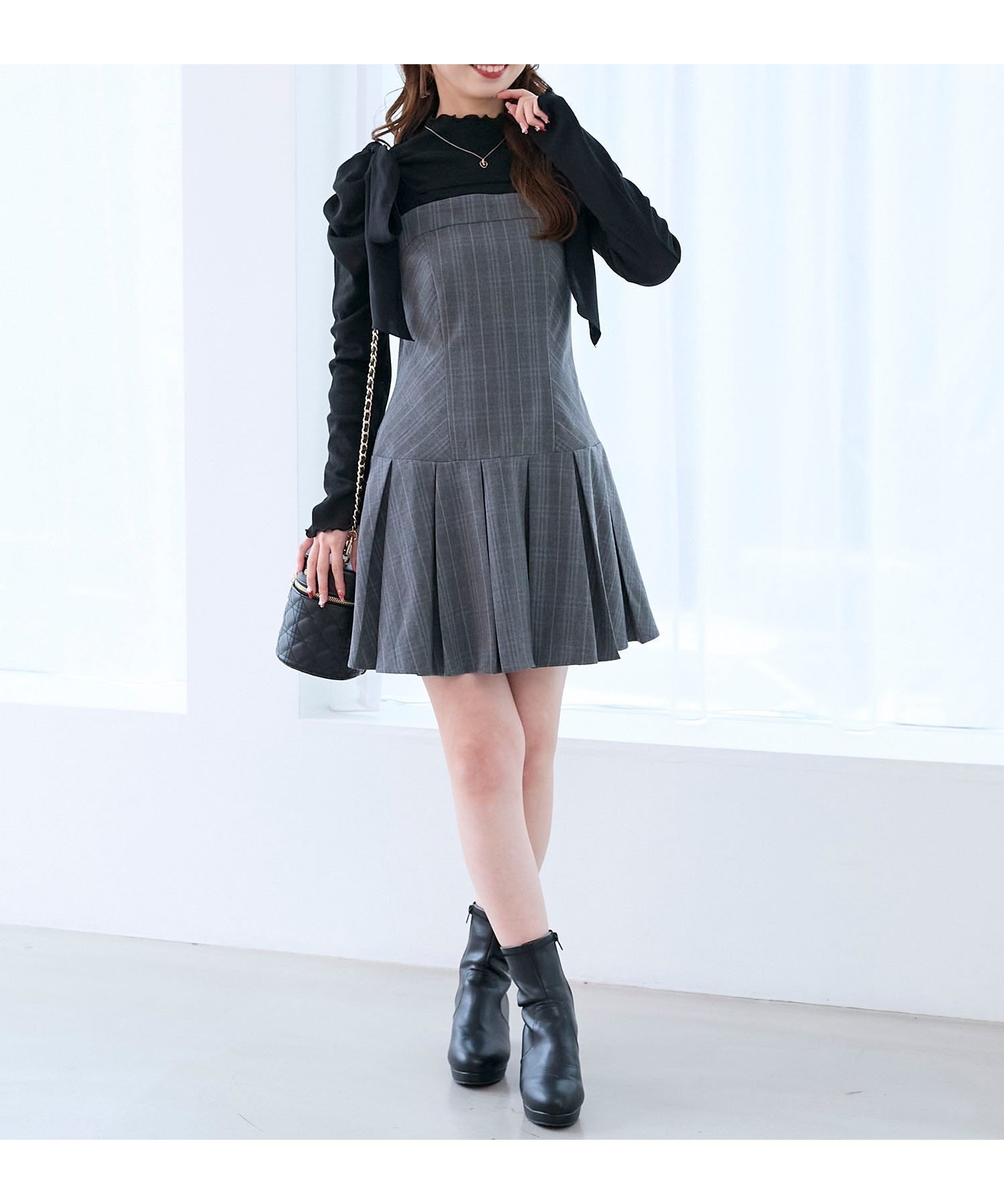 【マジェスティック レゴン/MAJESTIC LEGON】のショルダーリボンミニワンピース インテリア・キッズ・メンズ・レディースファッション・服の通販 founy(ファニー) 　ファッション　Fashion　レディースファッション　Fashion for Women　ワンピース　Dresses　シャーリング　Shirring, Ruched　ショルダー　Shoulder, Shoulder Strap　ダウン　Down, Puffer　フィット　Fit, Slim Fit　リボン　Ribbon, Bow　楽ちん　Easy Fit, Comfortable　再入荷　Restock / Back in Stock　グレー柄|ID: prp329100004702301 ipo3291000000033953838