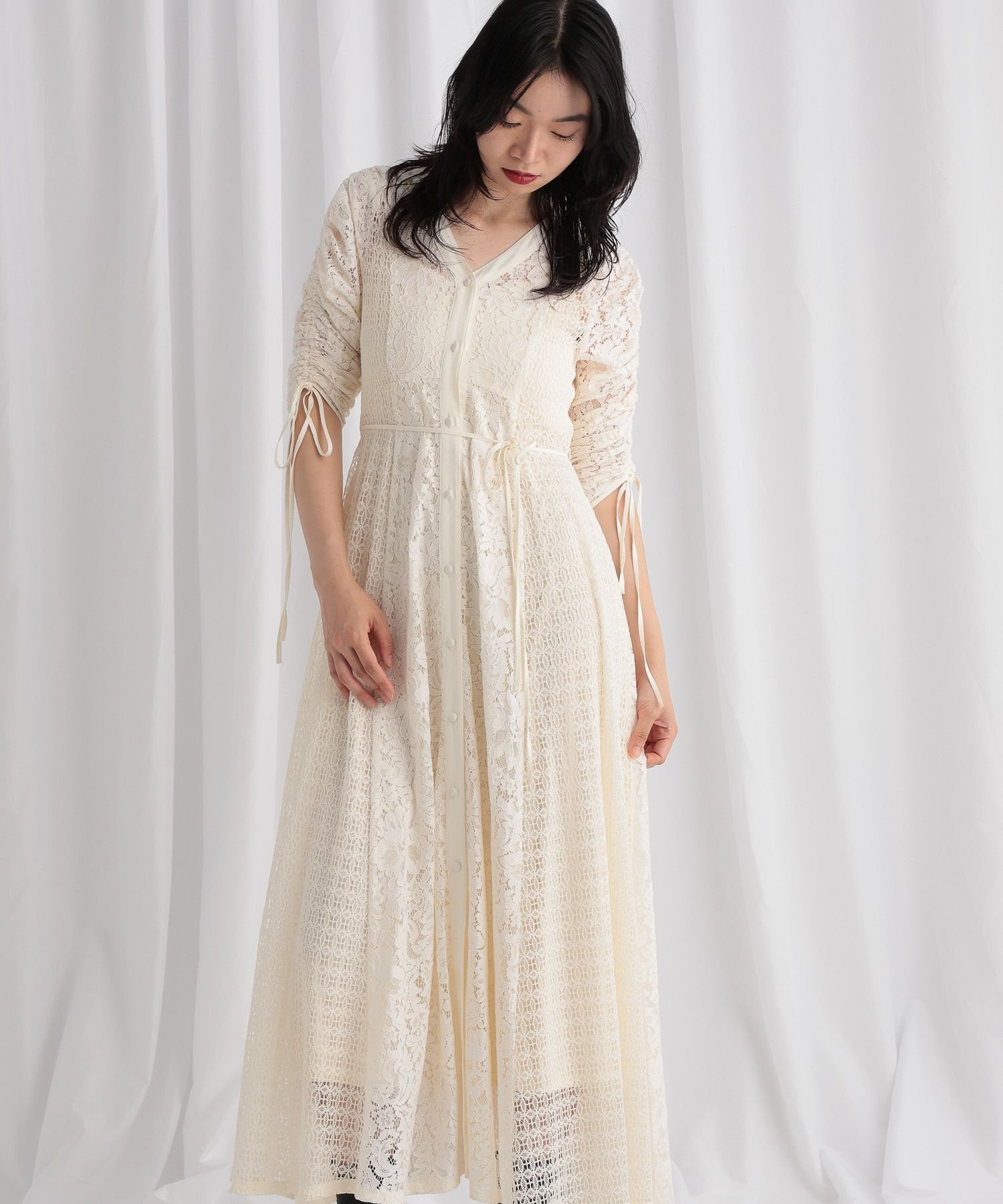 【ミスティ ウーマン/mysty woman】のインナー付きレースワンピース インテリア・キッズ・メンズ・レディースファッション・服の通販 founy(ファニー) 　ファッション　Fashion　レディースファッション　Fashion for Women　ワンピース　Dresses　おすすめ　Recommended / Our Picks　インナー　Innerwear　ギャザー　Gathered, Ruffled　ショート　Short, Short Length　スリーブ　Sleeve, Long Sleeve / Short Sleeve　フラワー　Flower, Floral　フレア　Flare, Flared　フロント　Front, Front Design　モチーフ　Motif, Design Theme　レース　Lace, Lace Fabric　エレガント 上品　Elegant　アイボリー|ID: prp329100004702350 ipo3291000000033954088