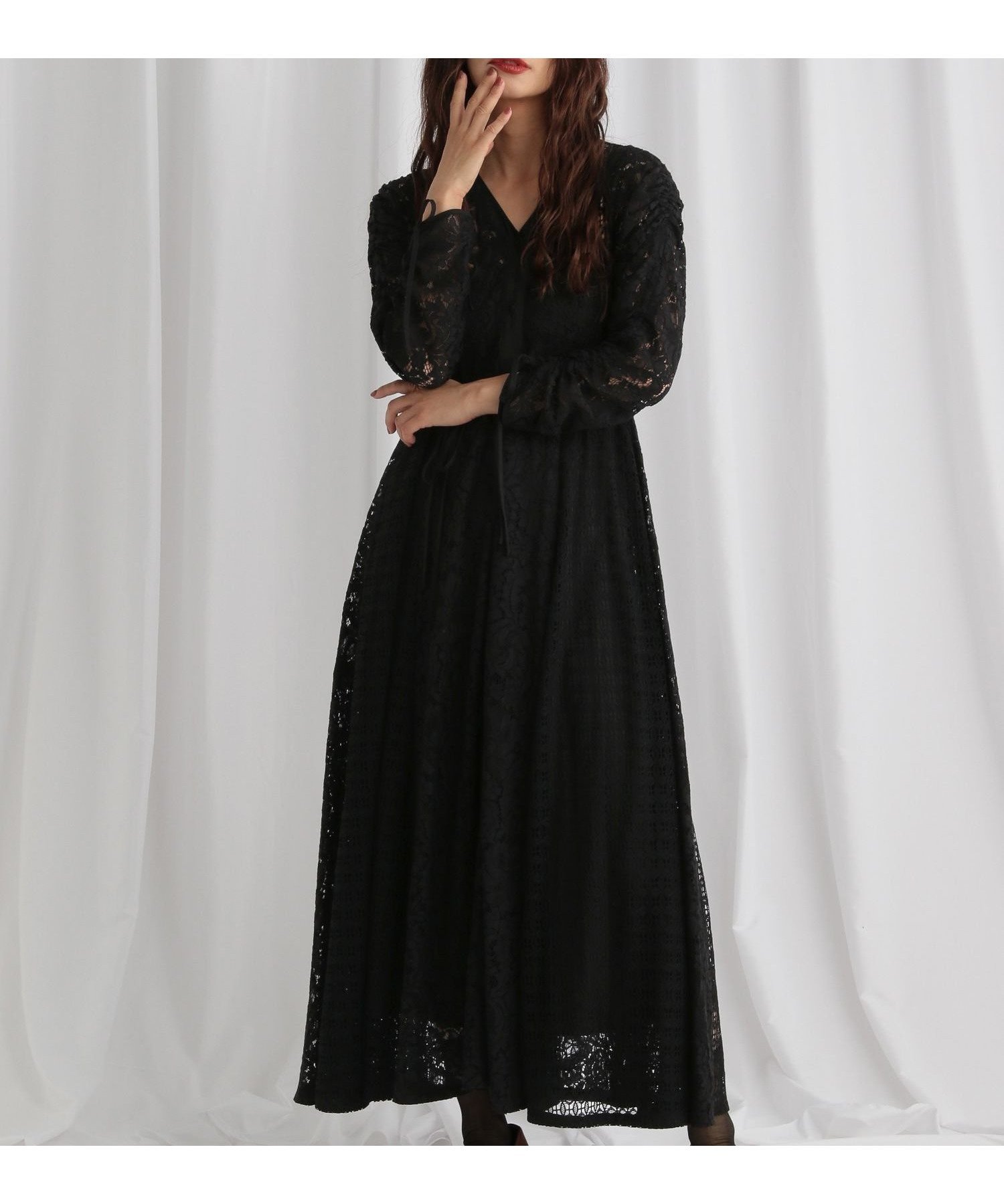 【ミスティ ウーマン/mysty woman】のインナー付きレースワンピース インテリア・キッズ・メンズ・レディースファッション・服の通販 founy(ファニー) 　ファッション　Fashion　レディースファッション　Fashion for Women　ワンピース　Dresses　おすすめ　Recommended / Our Picks　インナー　Innerwear　ギャザー　Gathered, Ruffled　ショート　Short, Short Length　スリーブ　Sleeve, Long Sleeve / Short Sleeve　フラワー　Flower, Floral　フレア　Flare, Flared　フロント　Front, Front Design　モチーフ　Motif, Design Theme　レース　Lace, Lace Fabric　エレガント 上品　Elegant　ブラック|ID: prp329100004702350 ipo3291000000033954091