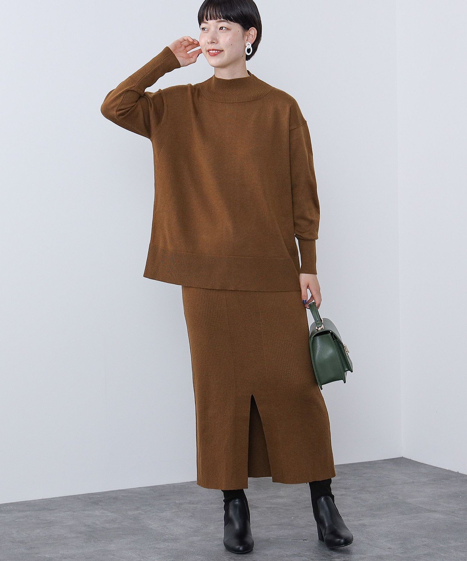 【ビームス ウイメン/BEAMS】のハイネックニット * スリットスカート セットアップ(手洗い可能・セットアイテム) インテリア・キッズ・メンズ・レディースファッション・服の通販 founy(ファニー) 　ファッション　Fashion　レディースファッション　Fashion for Women　セットアップ　Matching Sets　スカート・ミニ/ミディ/マキシ　Skirts / Mini, Midi & Maxi Skirts　シンプル　Simple, Minimal　スリット　Slit, Slit Detail　セットアップ　Set-Up, Coordinated Outfit　ハイネック　High Neck, Mock Neck　バランス　Balance, Style Balance　フロント　Front, Front Design　リラックス　Relax, Relaxed Fit　CAMEL|ID: prp329100004702471 ipo3291000000034110652