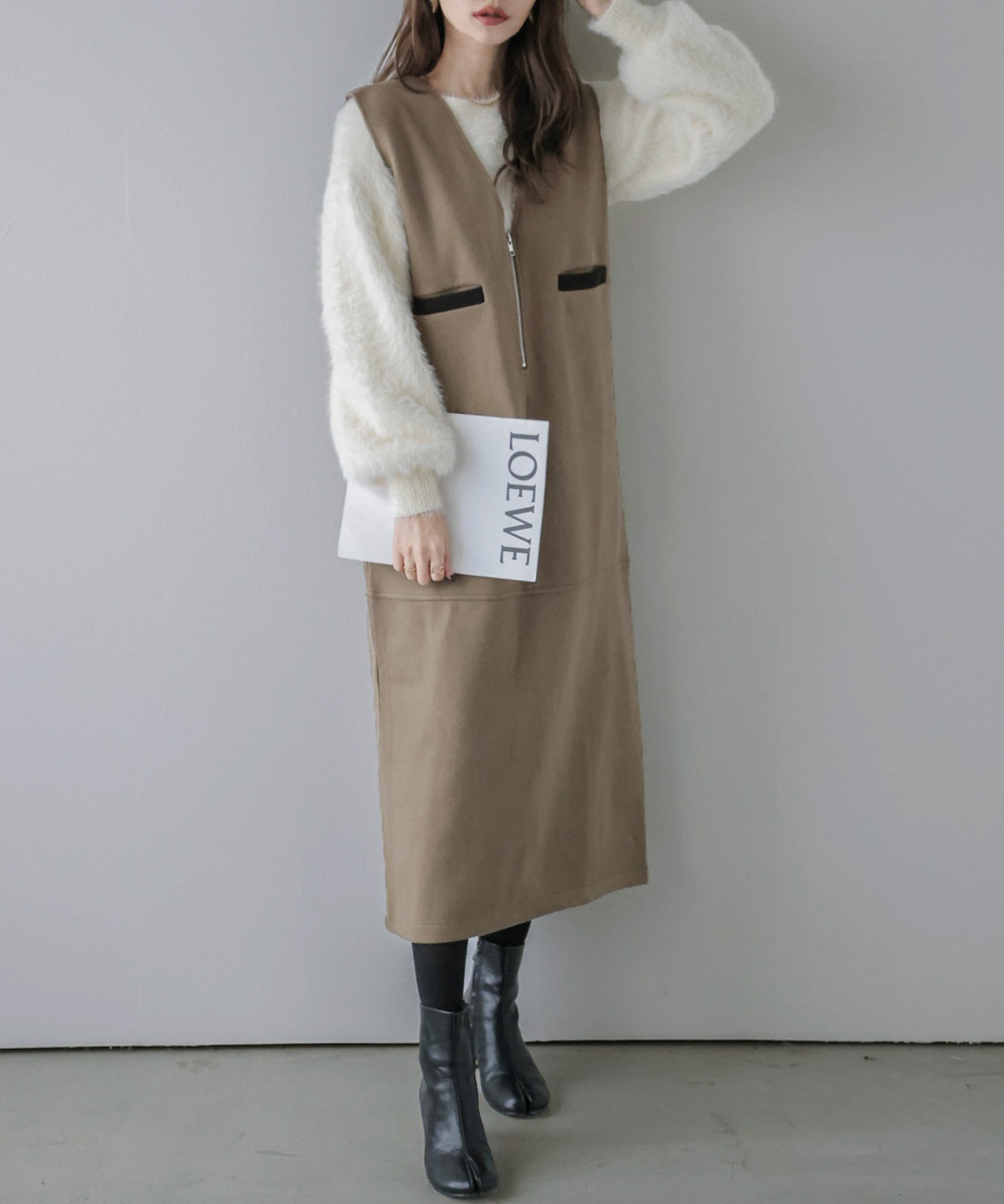 【ラジュール/Lajour】のVネックジャンパースカート インテリア・キッズ・メンズ・レディースファッション・服の通販 founy(ファニー) 　ファッション　Fashion　レディースファッション　Fashion for Women　スカート　Skirts　スリット　Slit, Slit Detail　エレガント 上品　Elegant　楽ちん　Easy Fit, Comfortable　ブラウン|ID: prp329100004702482 ipo3291000000034609807