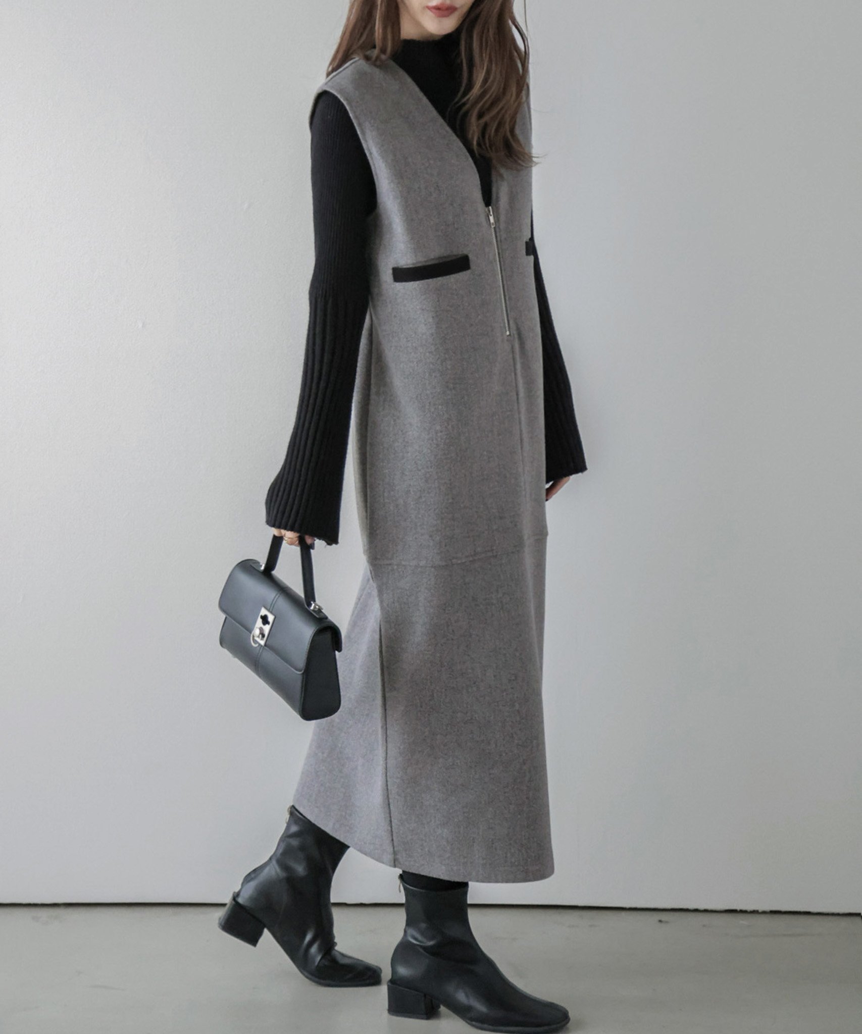 【ラジュール/Lajour】のVネックジャンパースカート インテリア・キッズ・メンズ・レディースファッション・服の通販 founy(ファニー) 　ファッション　Fashion　レディースファッション　Fashion for Women　スカート　Skirts　スリット　Slit, Slit Detail　エレガント 上品　Elegant　楽ちん　Easy Fit, Comfortable　グレー|ID: prp329100004702482 ipo3291000000034609810