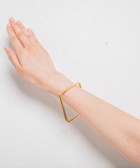 【ロートレ アモン/LAUTRE AMONT】の【WEB限定】【HARPIE】LEE ゴールドスクエアバングル 人気、トレンドファッション・服の通販 founy(ファニー) ファッション Fashion レディースファッション Fashion for Women アクセサリー Fashion Accessories コレクション Collection, Seasonal Line シンプル Simple, Minimal ジュエリー Jewelry, Accessories バングル Bangle, Bracelet フォルム Silhouette, Form ブレスレット Bracelet, Wristband エレガント 上品 Elegant |ID:prp329100004702601