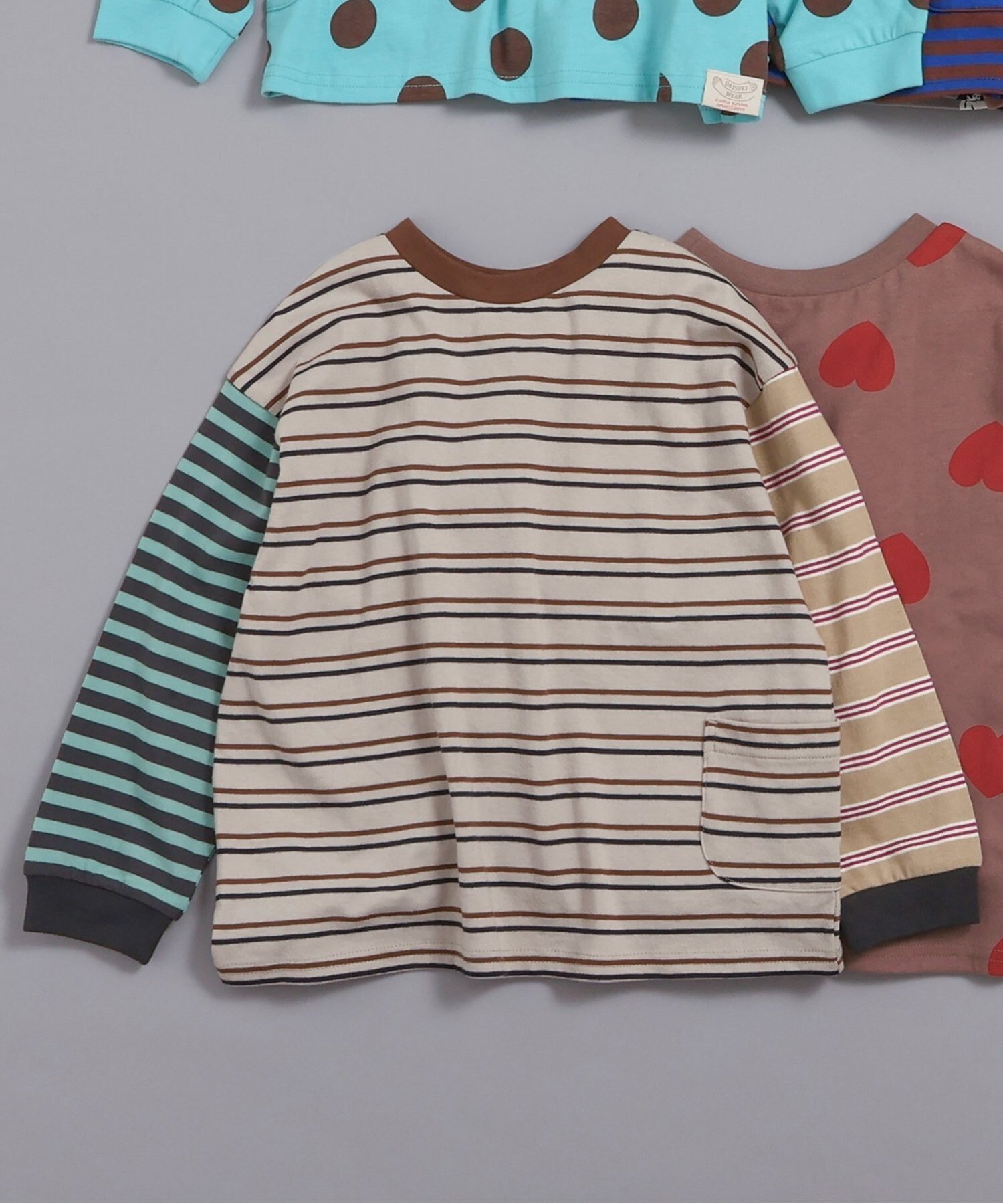 【エフオー オンラインストア/F.O.Online Store / KIDS】の【前後着用OK】どっちも正解 DAISUKI 総柄ロンT インテリア・キッズ・メンズ・レディースファッション・服の通販 founy(ファニー) 　ファッション　Fashion　キッズファッション　Fashion for Kids　2025年　2025　2025-2026秋冬・A/W　Autumn/Winter 2025–26 AW25–26　トレーナー　Sweatshirt, Trainer　人気　Popular, Best Seller　今季　This Season, Current Season　定番　Standard, Basic Item　長袖　Long Sleeve, Full Sleeve　レインボー|ID: prp329100004702626 ipo3291000000034123428