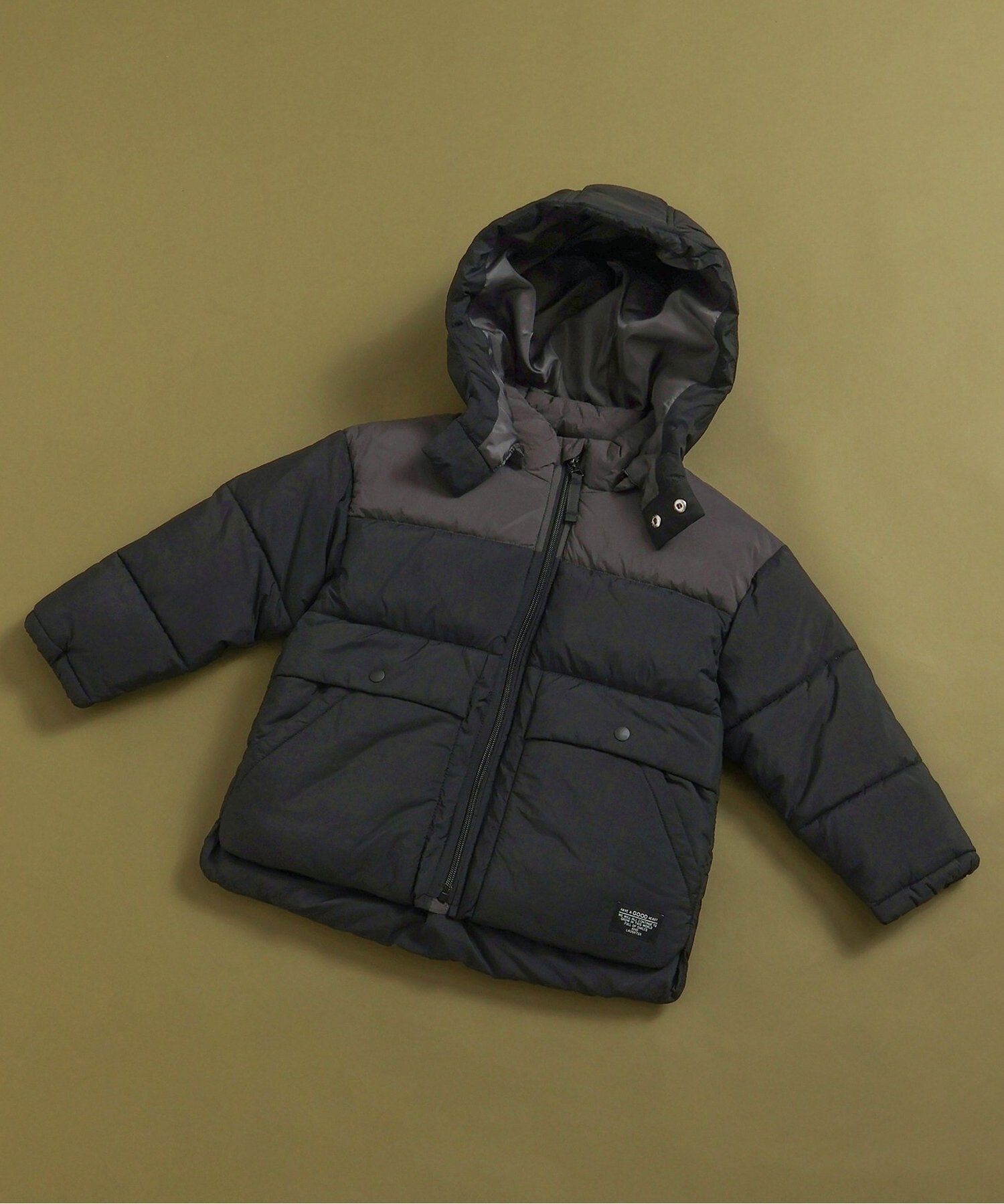 【エフオー オンラインストア/F.O.Online Store / KIDS】のふわ軽インサレーションジャケット インテリア・キッズ・メンズ・レディースファッション・服の通販 founy(ファニー) ファッション Fashion キッズファッション Fashion for Kids アウター Coat Outerwear /Kids ジャケット Jacket, Outerwear フロント Front, Front Design 冬 Winter / This Winter 定番 Standard, Basic Item 防寒 Cold Protection, Winter-Ready ブラック|ID: prp329100004702690 ipo3291000000034119520