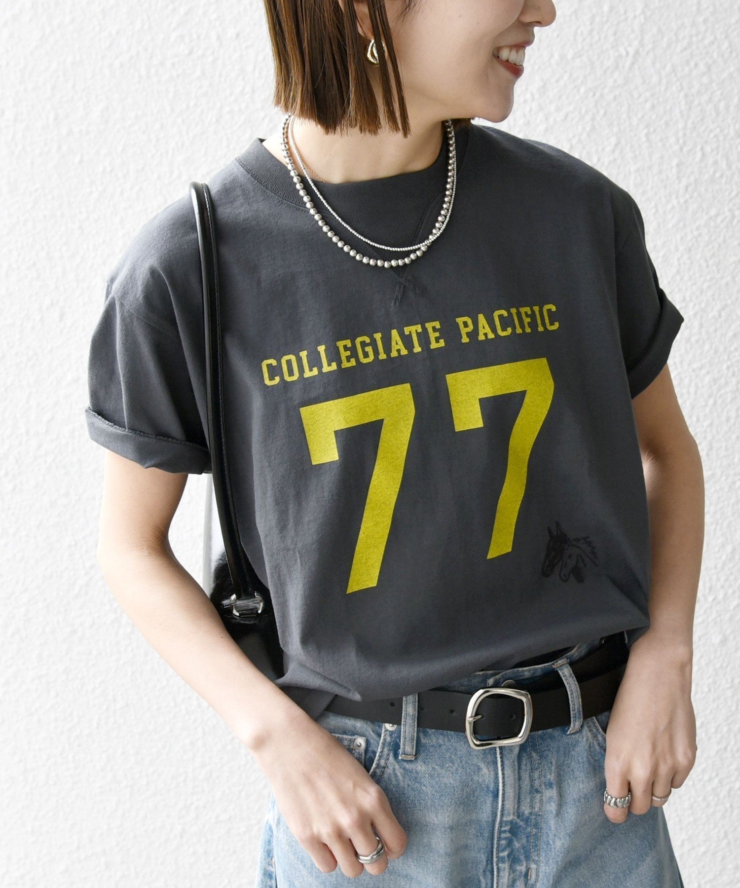 【シップス フォー ウィメン/SHIPS】の【SHIPS any別注】Collegiate Pacific 洗濯機可能 V ガゼット プリント 刺繍 Tシャツ 25SS インテリア・キッズ・メンズ・レディースファッション・服の通販 founy(ファニー) 　ファッション　Fashion　レディースファッション　Fashion for Women　トップス・カットソー　Cut & Sew Tops　シャツ・ブラウス・オフィスカジュアル　Elegant Blouses & Button-Ups　ロングTシャツ・Tシャツ　Longline T-Shirts & Tees　カラフル　Colorful Design　スポーティ　Sporty, Casual Athletic　フェルト　Felt, Felt Fabric　プリント　Print, Printed Pattern　別注　Limited Edition, Custom Order　犬　Dog　2025年　2025　2025春夏・S/S　Spring/Summer 2025 SS25　チャコールグレー|ID: prp329100004702755 ipo3291000000033997699