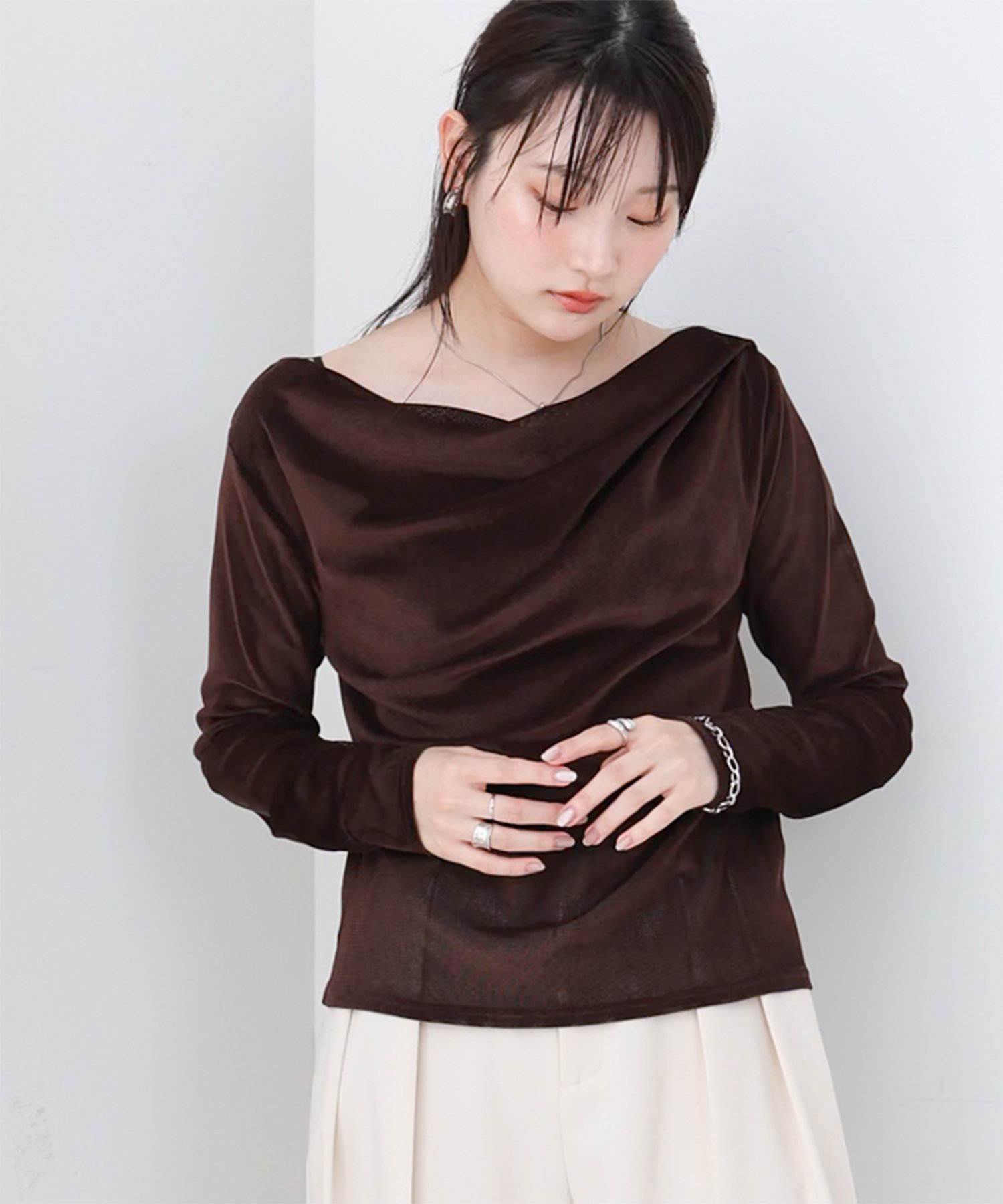 【バブ ブージュルード/Bab Bou Jeloud】のシアーベロアドレーププルオーバー インテリア・キッズ・メンズ・レディースファッション・服の通販 founy(ファニー) 　ファッション　Fashion　レディースファッション　Fashion for Women　トップス・カットソー　Cut & Sew Tops　カジュアルプルオーバー・ニットトップス　Pullovers & Knit Tops / Casual Pullovers　ベロアトップス　Velour Tops / Velvet-Look Items　秋　Autumn　サテン　Satin, Glossy Fabric　シアー　Sheer, See-Through　シューズ　Shoes, Footwear　シンプル　Simple, Minimal　スマート　Smart, Elegant　チェック　Check, Plaid, Tartan　デニム　Denim, Jeans Material　ドレープ　Drape, Draping Fabric　バレエ　Ballet, Ballet Style　フロント　Front, Front Design　ベロア　Velour, Soft Velvet　再入荷　Restock / Back in Stock　おすすめ　Recommended / Our Picks　エレガント 上品　Elegant　BROWN|ID: prp329100004702824 ipo3291000000033978713