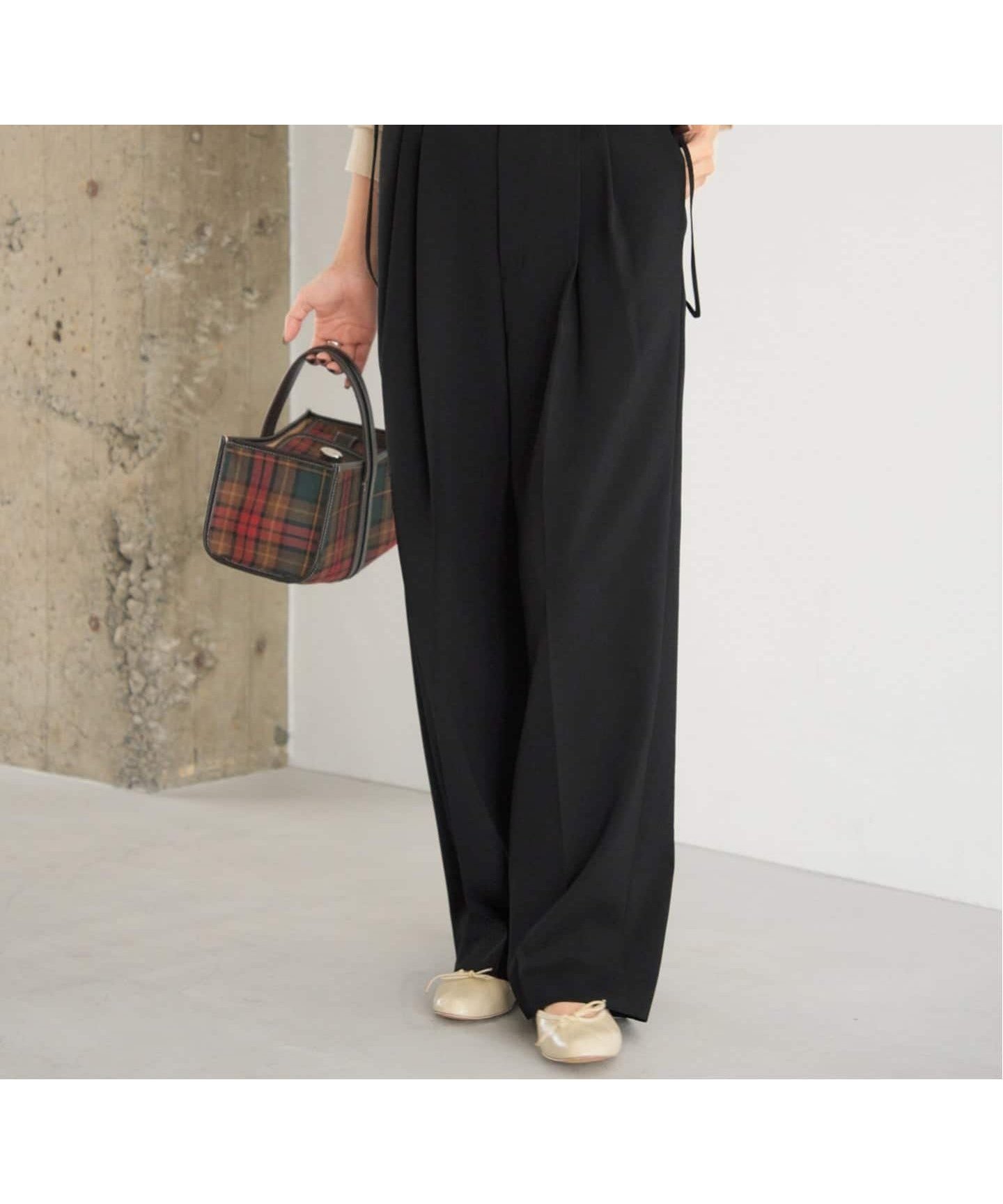 【イエナ/IENA】のサスペンダーダブルクロスパンツ インテリア・キッズ・メンズ・レディースファッション・服の通販 founy(ファニー) 　ファッション　Fashion　レディースファッション　Fashion for Women　パンツ　Pants & Trousers　2025年　2025　2025-2026秋冬・A/W　Autumn/Winter 2025–26 AW25–26　ストレッチ　Stretch, Stretchy Fabric　ストレート　Straight, Straight Cut　ダブル　Double, Double-Breasted　ベーシック　Basic, Essential　ラップ　Wrap, Wrap Design　ブラック|ID: prp329100004703076 ipo3291000000033962133