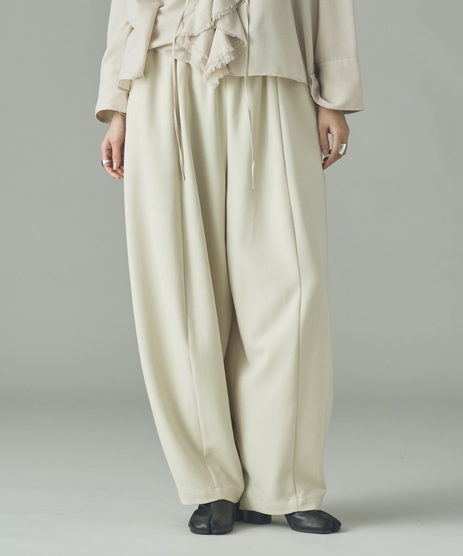 【カレンソロジー/Curensology】のダブルクロスドロストパンツ インテリア・キッズ・メンズ・レディースファッション・服の通販 founy(ファニー) ファッション Fashion レディースファッション Fashion for Women パンツ Pants & Trousers エレガント 上品 Elegant ストレッチ Stretch, Stretchy Fabric ドローコード Drawcord, Drawstring Cord フィット Fit, Slim Fit ポケット Pocket, Pocket Detail 日本製 Made In Japan アイボリー52|ID: prp329100004703096 ipo3291000000034453393