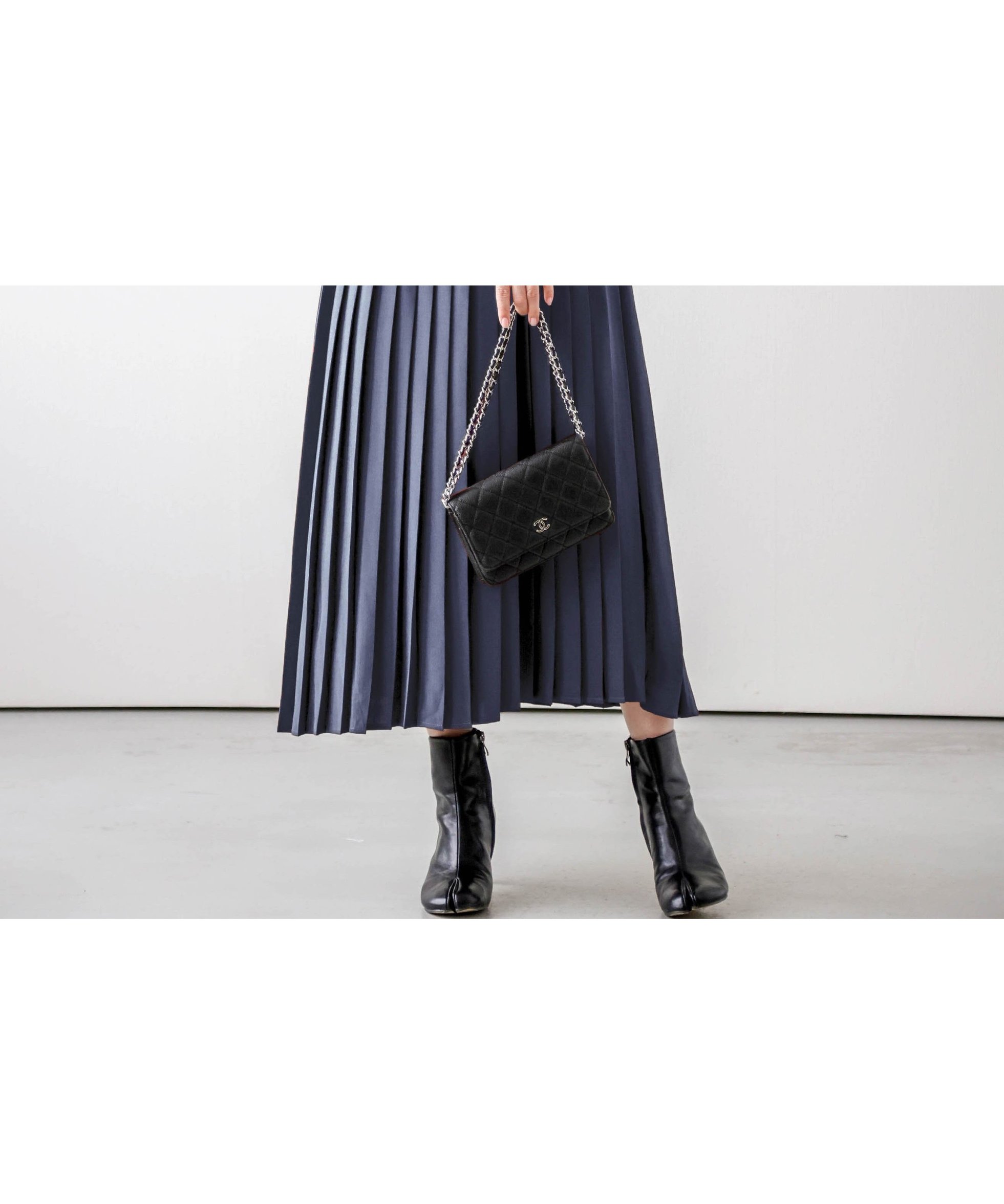 【ラジュール/Lajour】のプリーツカラーワンピース インテリア・キッズ・メンズ・レディースファッション・服の通販 founy(ファニー) 　ファッション　Fashion　レディースファッション　Fashion for Women　ワンピース　Dresses　なめらか　Smooth, Silky Texture　プリーツ　Pleats, Pleated　ネイビー|ID: prp329100004703850 ipo3291000000033967597