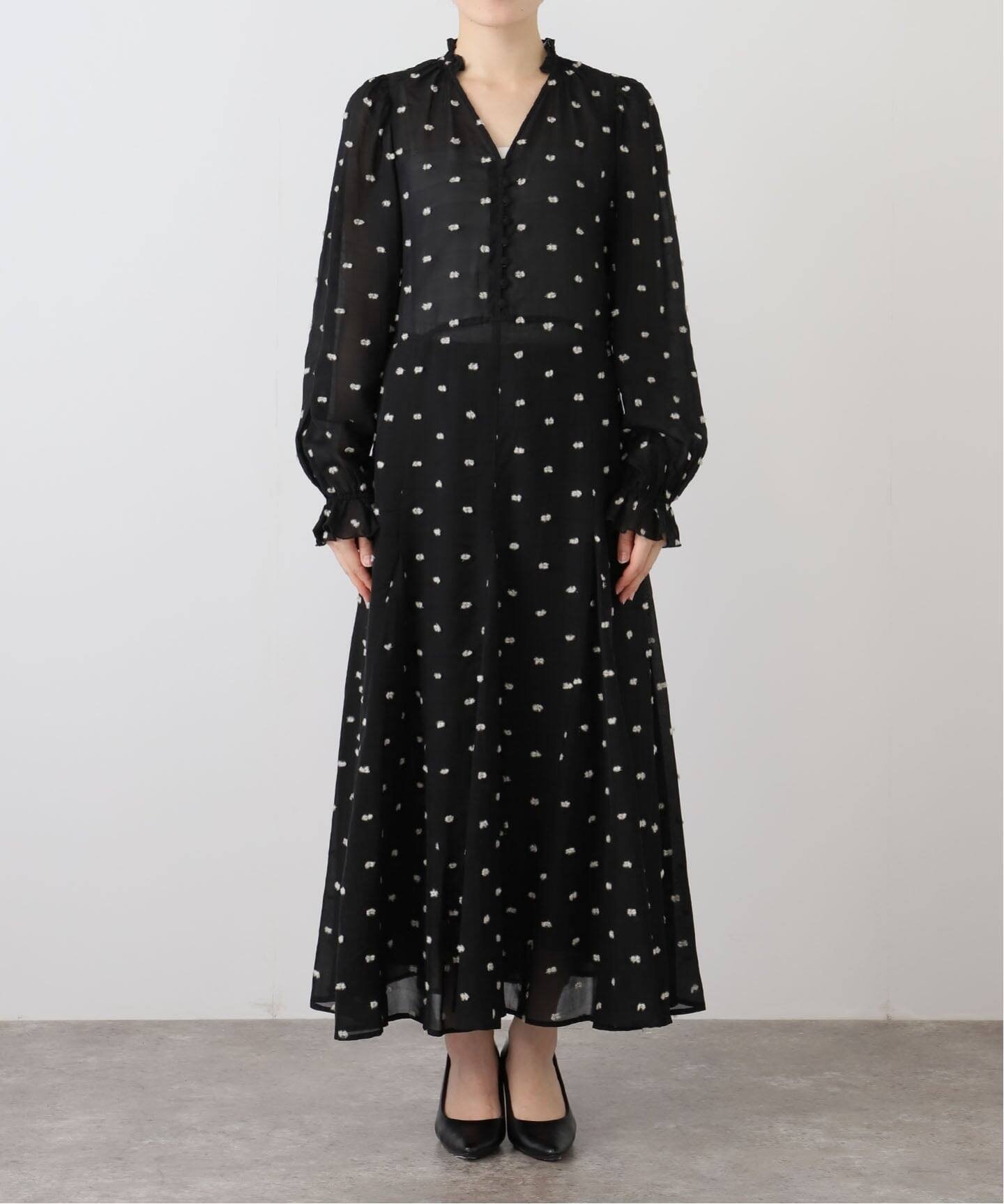 【イエナ/IENA】のPONPONフレアワンピース インテリア・キッズ・メンズ・レディースファッション・服の通販 founy(ファニー) 　ファッション　Fashion　レディースファッション　Fashion for Women　ワンピース　Dresses　ギャザー　Gathered, Ruffled　切替　Switching, Contrast Panel　スキッパー　Skipper, Open Collar　スマート　Smart, Elegant　ドット　Polka Dot, Dot Pattern　フェミニン　Feminine, Girly　フリル　Frill, Ruffle　フレア　Flare, Flared　フロント　Front, Front Design　ペチコート　Petticoat, Underskirt　ポケット　Pocket, Pocket Detail　ポンポン　Pom-Pom, Fluffy Ball　2025年　2025　2025-2026秋冬・A/W　Autumn/Winter 2025–26 AW25–26　ブラック|ID: prp329100004703877 ipo3291000000033967856