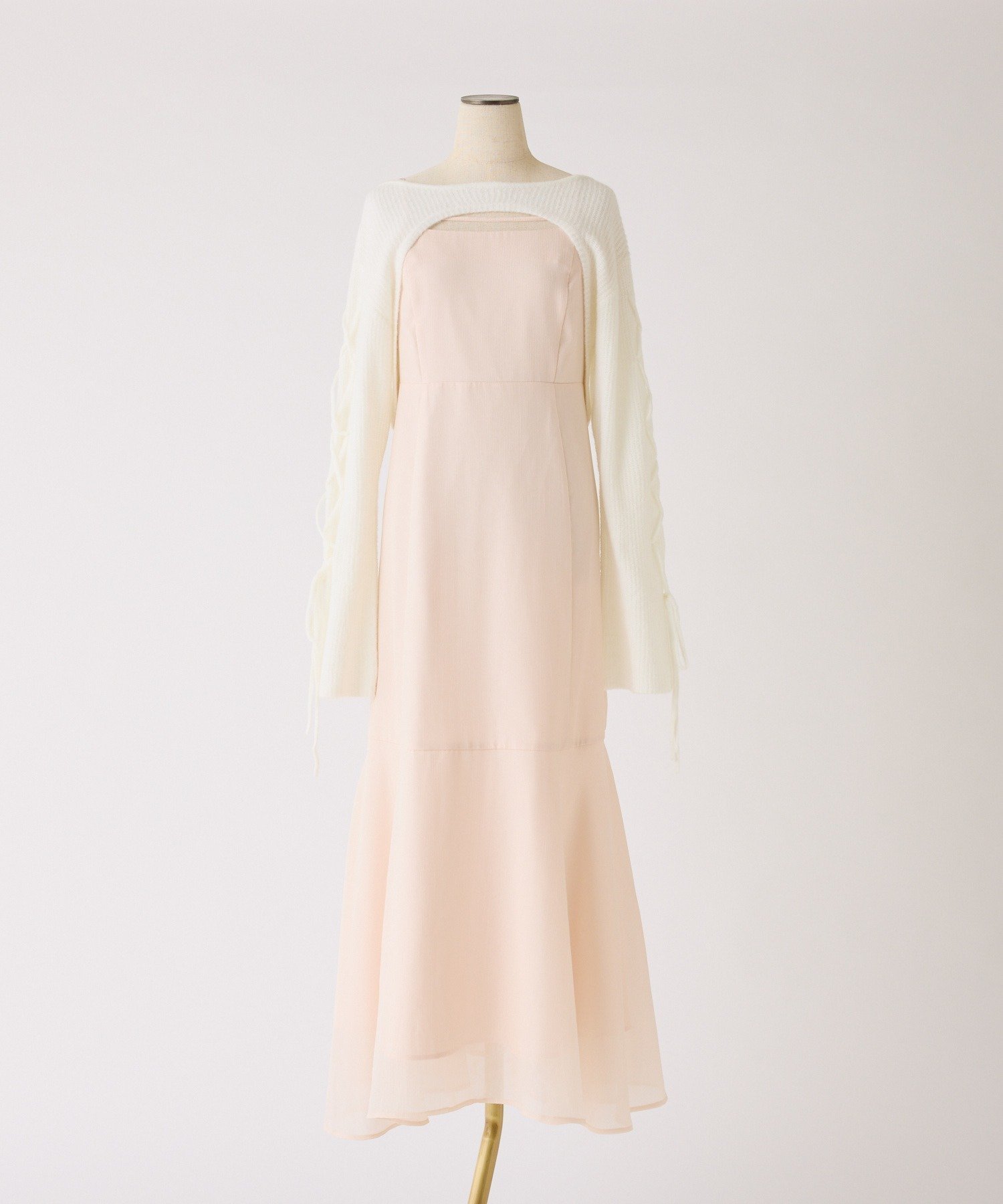 【ナイスクラップ/NICE CLAUP】のカーディガンセットワンピース 人気、トレンドファッション・服の通販 founy(ファニー) 　ファッション　Fashion　レディースファッション　Fashion for Women　ワンピース　Dresses　カーディガン　Cardigan, Knitwear　キャミワンピース　Cami Dress, Slip Dress　スニーカー　Sneakers, Trainers　セットアップ　Set-Up, Coordinated Outfit　ダウン　Down, Puffer　フェミニン　Feminine, Girly　マーメイド　Mermaid, Fishtail Silhouette　おすすめ　Recommended / Our Picks　2025年　2025　2025-2026秋冬・A/W　Autumn/Winter 2025–26 AW25–26　 other-1|ID: prp329100004703883 ipo3291000000033967890