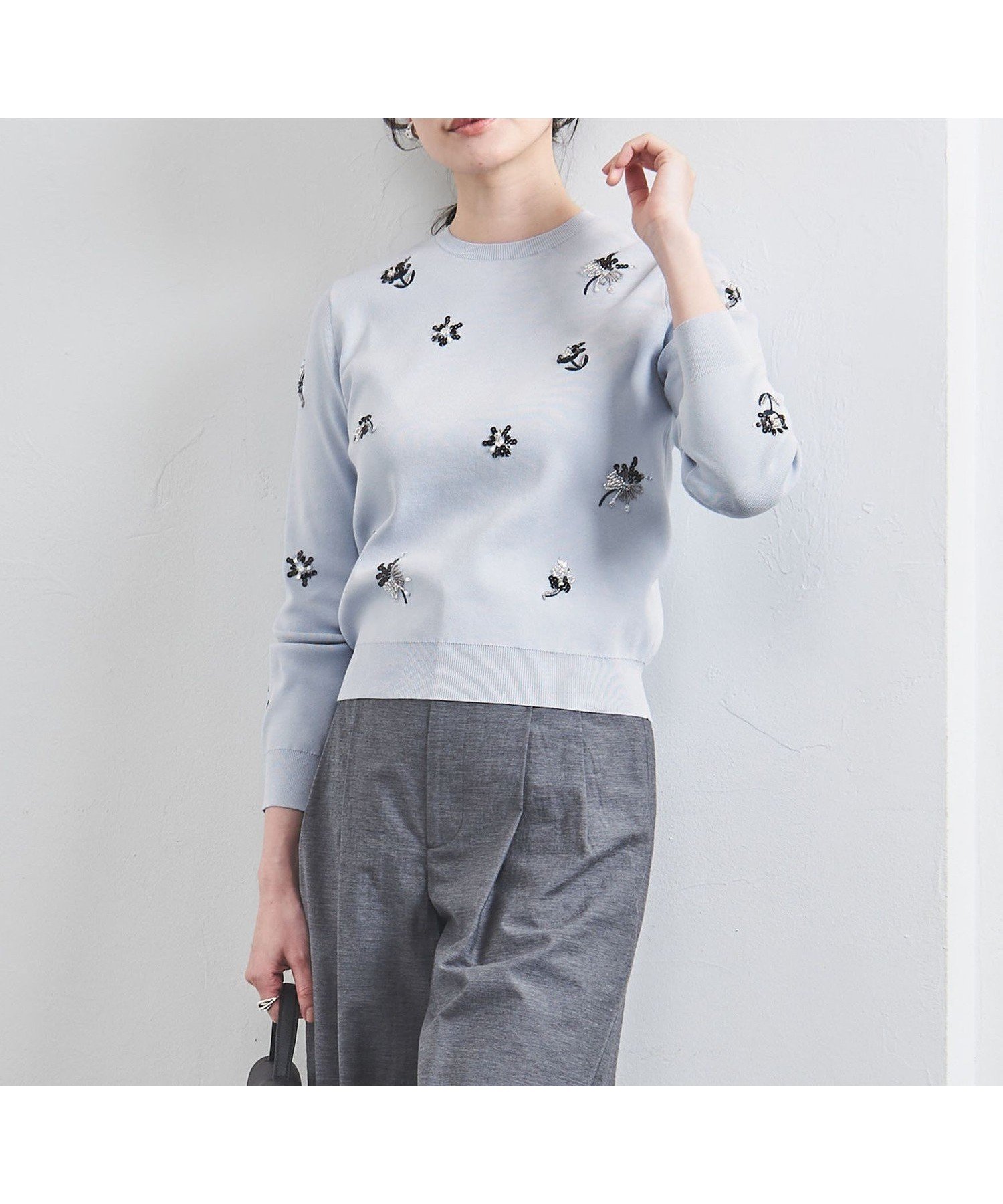 【ユナイテッドアローズ/UNITED ARROWS】のフラワー ビジュー ロングスリーブ ニット インテリア・キッズ・メンズ・レディースファッション・服の通販 founy(ファニー) 　ファッション　Fashion　レディースファッション　Fashion for Women　トップス・カットソー　Cut & Sew Tops　ニット　Knit Tops & Sweaters　カーディガン　Cardigan, Knitwear　コンパクト　Compact, Small Size　スリーブ　Sleeve, Long Sleeve / Short Sleeve　デニム　Denim, Jeans Material　ビジュー　Bijou, Jewel-like Accent　フラワー　Flower, Floral　ベーシック　Basic, Essential　モチーフ　Motif, Design Theme　ロング　Long, Long-Length　アウトレット　Outlet / Clearance　エレガント 上品　Elegant　LT.BLUE|ID: prp329100004704260 ipo3291000000034099185