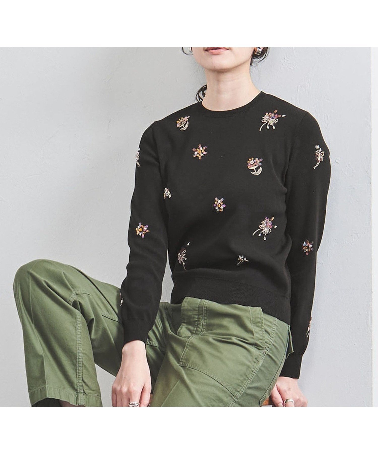 【ユナイテッドアローズ/UNITED ARROWS】のフラワー ビジュー ロングスリーブ ニット インテリア・キッズ・メンズ・レディースファッション・服の通販 founy(ファニー) 　ファッション　Fashion　レディースファッション　Fashion for Women　トップス・カットソー　Cut & Sew Tops　ニット　Knit Tops & Sweaters　カーディガン　Cardigan, Knitwear　コンパクト　Compact, Small Size　スリーブ　Sleeve, Long Sleeve / Short Sleeve　デニム　Denim, Jeans Material　ビジュー　Bijou, Jewel-like Accent　フラワー　Flower, Floral　ベーシック　Basic, Essential　モチーフ　Motif, Design Theme　ロング　Long, Long-Length　アウトレット　Outlet / Clearance　エレガント 上品　Elegant　BLACK|ID: prp329100004704260 ipo3291000000034099187