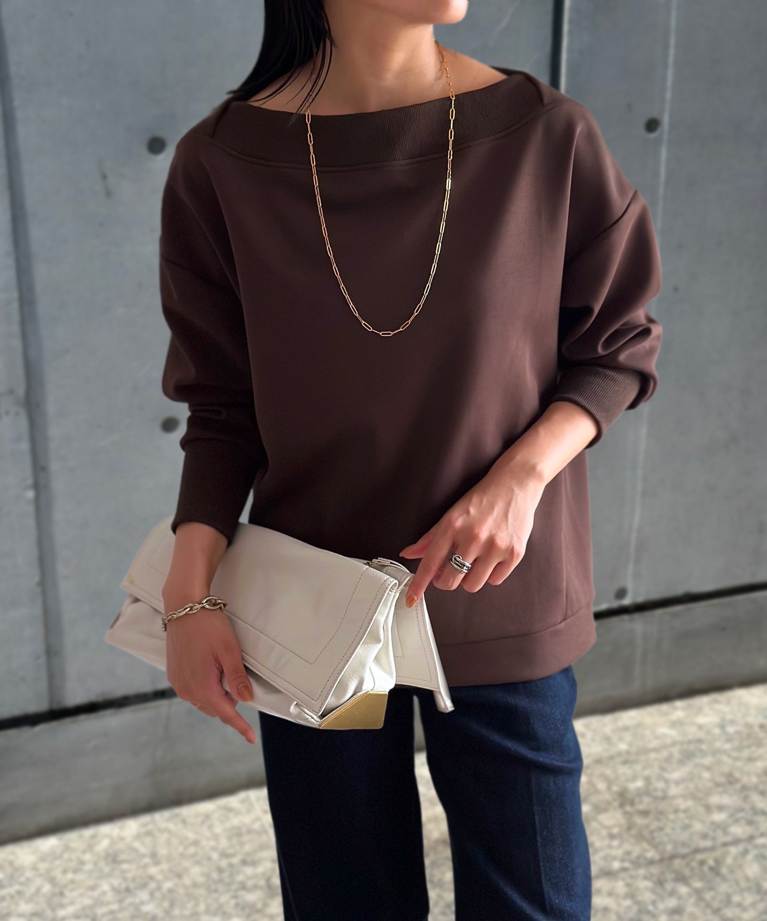 【スタイルドア/STYLEDOOR】のライトダンボールオフショルダープルオーバー インテリア・キッズ・メンズ・レディースファッション・服の通販 founy(ファニー) 　ファッション　Fashion　レディースファッション　Fashion for Women　トップス・カットソー　Cut & Sew Tops　カジュアルプルオーバー・ニットトップス　Pullovers & Knit Tops / Casual Pullovers　洗える　Machine Washable　カットソー　Cut and Sewn Top　キャミソール　Camisole, Spaghetti Strap Top　シンプル　Simple, Minimal　タンク　Tank Top, Sleeveless Top　デニム　Denim, Jeans Material　フィット　Fit, Slim Fit　フレア　Flare, Flared　フロント　Front, Front Design　ボトム　Bottoms, Lower Wear　ワイド　Wide, Wide Fit　エレガント 上品　Elegant　ブラウン|ID: prp329100004704381 ipo3291000000033971968