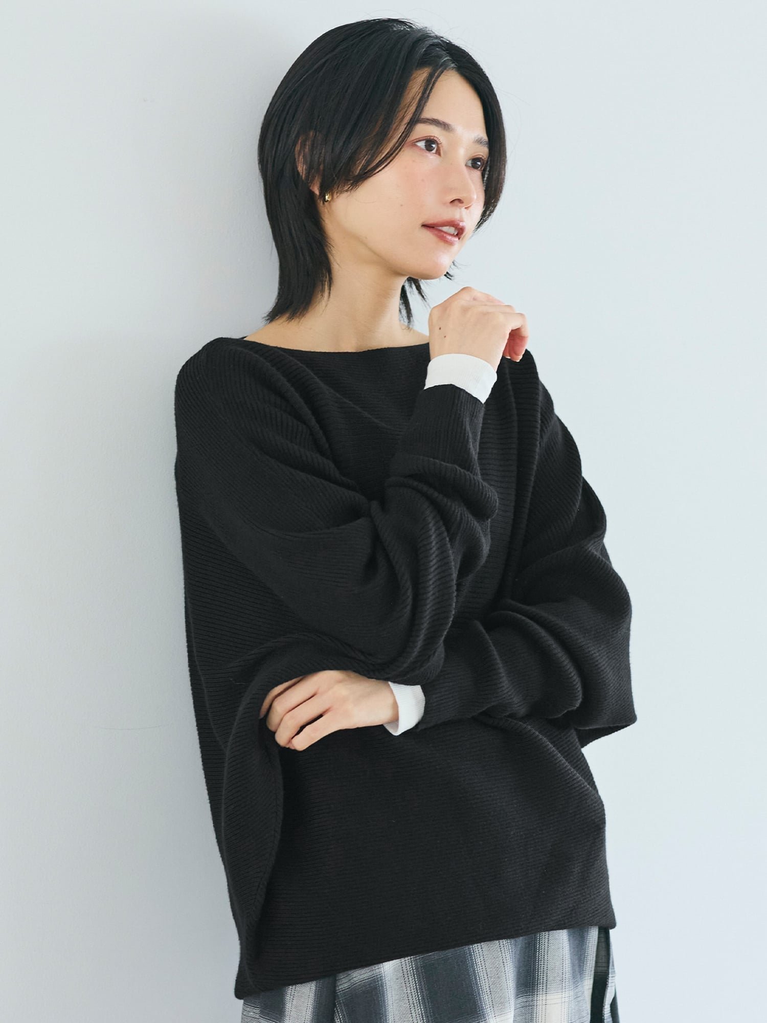 【コカ/COCA】のしっとりやわらかシンプルボートネックニットトップス インテリア・キッズ・メンズ・レディースファッション・服の通販 founy(ファニー) 　ファッション　Fashion　レディースファッション　Fashion for Women　トップス・カットソー　Cut & Sew Tops　ニット　Knit Tops & Sweaters　長袖　Long Sleeve, Full Sleeve　ベーシック　Basic, Essential　ポケット　Pocket, Pocket Detail　ロング　Long, Long-Length　おすすめ　Recommended / Our Picks　エレガント 上品　Elegant　2025年　2025　2025-2026秋冬・A/W　Autumn/Winter 2025–26 AW25–26　Black|ID: prp329100004704519 ipo3291000000033973111