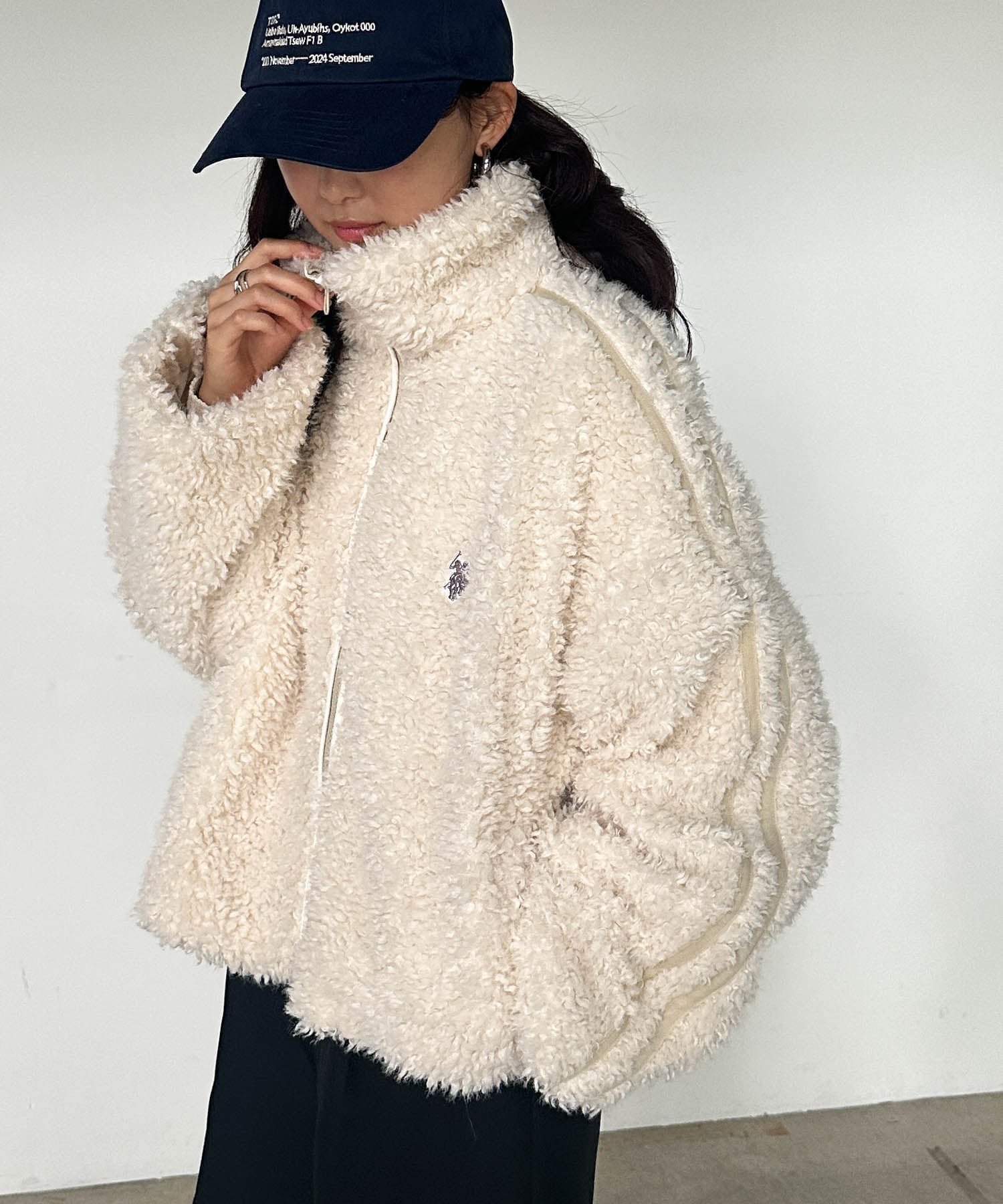 【ラナン/Ranan】のRanan/ U.S.P 刺繍ボアブルゾン インテリア・キッズ・メンズ・レディースファッション・服の通販 founy(ファニー) 　ファッション　Fashion　レディースファッション　Fashion for Women　アウター　Coat / Outerwear Collection　ブルゾンジャケット・スポーティアウター　Blouson Jackets　イタリア　Italy　腕時計　Wristwatch　コレクション　Collection, Seasonal Line　シンプル　Simple, Minimal　スタンド　Stand Collar, Upright Stand　スニーカー　Sneakers, Trainers　スポーティ　Sporty, Casual Athletic　パーカー　Hoodie, Parka　フェミニン　Feminine, Girly　フロント　Front, Front Design　ブルゾン　Blouson, Bomber Jacket　ポケット　Pocket, Pocket Detail　別注　Limited Edition, Custom Order　防寒　Cold Protection, Winter-Ready　マフラー　Scarf, Muffler　メンズ　Men's, Menswear　ロング　Long, Long-Length　ビジネス 仕事 通勤　Business / Work / Commuting　2025年　2025　2025-2026秋冬・A/W　Autumn/Winter 2025–26 AW25–26　IV|ID: prp329100004704936 ipo3291000000034009782
