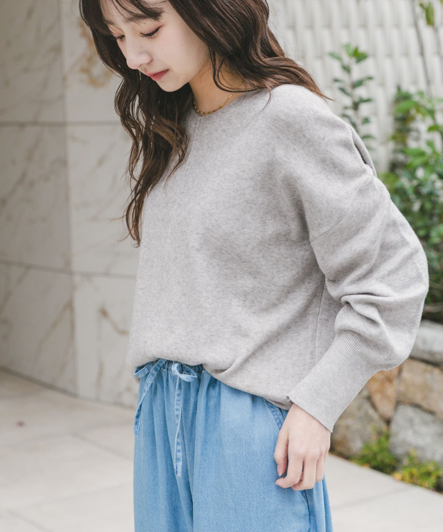 【アイテムズアーバンリサーチ/ITEMS URBAN RESEARCH】の『洗濯可』アウトリンキングVネックニット インテリア・キッズ・メンズ・レディースファッション・服の通販 founy(ファニー) 　ファッション　Fashion　レディースファッション　Fashion for Women　トップス・カットソー　Cut & Sew Tops　ニット　Knit Tops & Sweaters　Vネックトップス　V-Neck Tops / V-Cut Neckline Shirts　2025年　2025　2025-2026秋冬・A/W　Autumn/Winter 2025–26 AW25–26　冬　Winter / This Winter　ベーシック　Basic, Essential　ボーダー　Border, Stripe　エレガント 上品　Elegant　人気　Popular, Best Seller　今季　This Season, Current Season　定番　Standard, Basic Item　無地　Plain, Solid Color　A/W・秋冬　Autumn/Winter　L.GRY|ID: prp329100004706074 ipo3291000000036070289