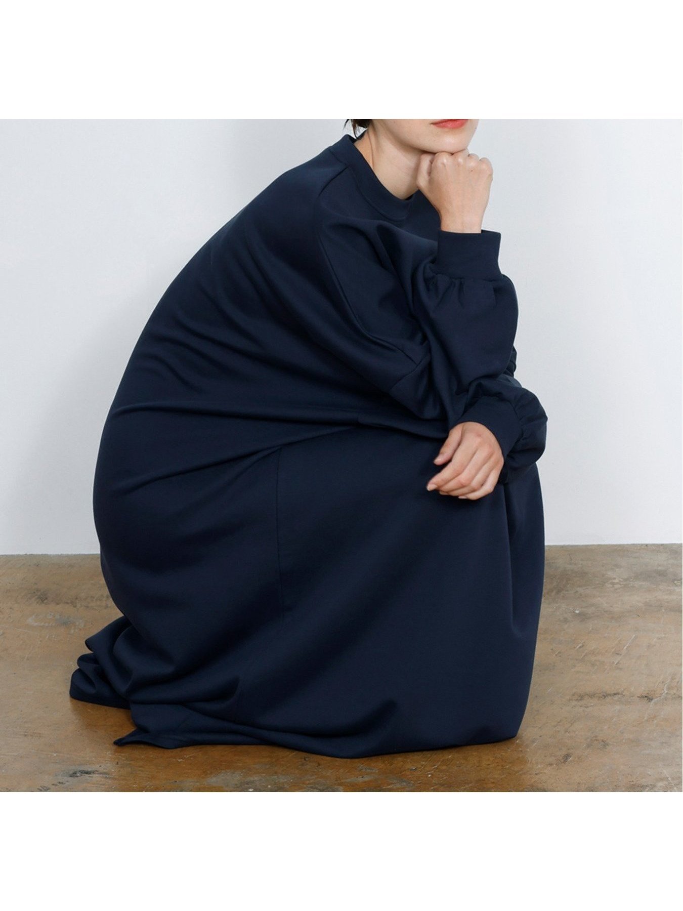 【タカキュー/TAKA-Q】のScuba Knit Relax Long Dress / ダンボールニット リラックスロングワンピース インテリア・キッズ・メンズ・レディースファッション・服の通販 founy(ファニー) 　ファッション　Fashion　レディースファッション　Fashion for Women　ワンピース　Dresses　フォーマル・パーティードレス・結婚式用ドレス　Elegant & Casual Dresses　おすすめ　Recommended / Our Picks　シューズ　Shoes, Footwear　シンプル　Simple, Minimal　スニーカー　Sneakers, Trainers　フラット　Flat, Flat Shoes　リラックス　Relax, Relaxed Fit　ロング　Long, Long-Length　75紺|ID: prp329100004706307 ipo3291000000033989281