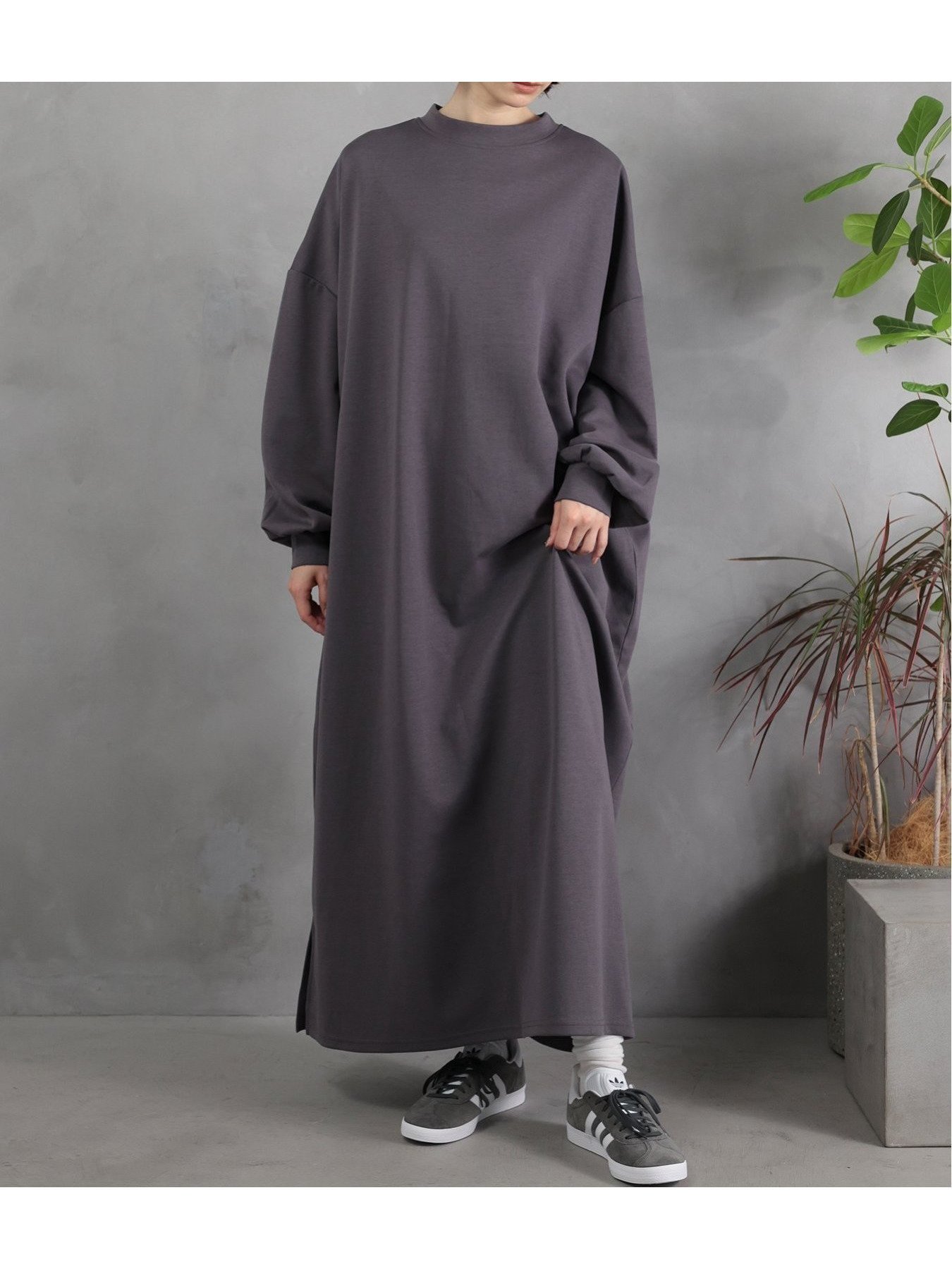 【タカキュー/TAKA-Q】のScuba Knit Relax Long Dress / ダンボールニット リラックスロングワンピース インテリア・キッズ・メンズ・レディースファッション・服の通販 founy(ファニー) 　ファッション　Fashion　レディースファッション　Fashion for Women　ワンピース　Dresses　フォーマル・パーティードレス・結婚式用ドレス　Elegant & Casual Dresses　おすすめ　Recommended / Our Picks　シューズ　Shoes, Footwear　シンプル　Simple, Minimal　スニーカー　Sneakers, Trainers　フラット　Flat, Flat Shoes　リラックス　Relax, Relaxed Fit　ロング　Long, Long-Length　04グレー|ID: prp329100004706307 ipo3291000000033989283