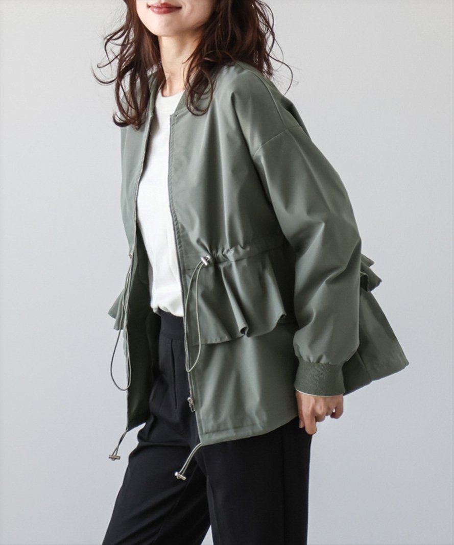 【ラジュール/Lajour】のフリルデザインライトブルゾン インテリア・キッズ・メンズ・レディースファッション・服の通販 founy(ファニー) 　ファッション　Fashion　レディースファッション　Fashion for Women　アウター　Coat / Outerwear Collection　ブルゾンジャケット・スポーティアウター　Blouson Jackets　ドローコード　Drawcord, Drawstring Cord　フェミニン　Feminine, Girly　フリル　Frill, Ruffle　ブルゾン　Blouson, Bomber Jacket　ペプラム　Peplum, Flared Hem　切替　Switching, Contrast Panel　防寒　Cold Protection, Winter-Ready　モスグリーン|ID: prp329100004706352 ipo3291000000033989595