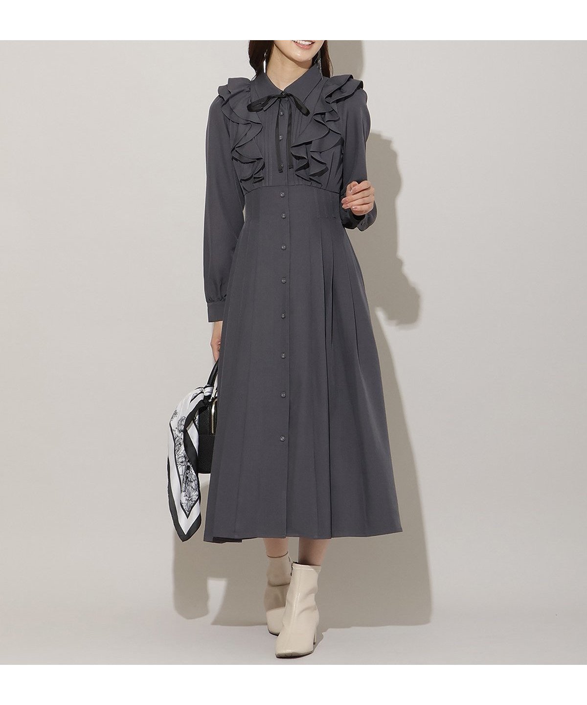 【ウィルセレクション/WILLSELECTION】のナローリボンフリルシャツワンピース インテリア・キッズ・メンズ・レディースファッション・服の通販 founy(ファニー) 　ファッション　Fashion　レディースファッション　Fashion for Women　ワンピース　Dresses　シャツワンピース / 1枚で着映えコーデ　Shirt Dresses　シャツワンピ　Shirt Dress, Shirt One-Piece　シャーリング　Shirring, Ruched　チェック　Check, Plaid, Tartan　ドレープ　Drape, Draping Fabric　バランス　Balance, Style Balance　フレア　Flare, Flared　フロント　Front, Front Design　リボン　Ribbon, Bow　レース　Lace, Lace Fabric　人気　Popular, Best Seller　A/W・秋冬　Autumn/Winter　長袖　Long Sleeve, Full Sleeve　グレー|ID: prp329100004706427 ipo3291000000033990462