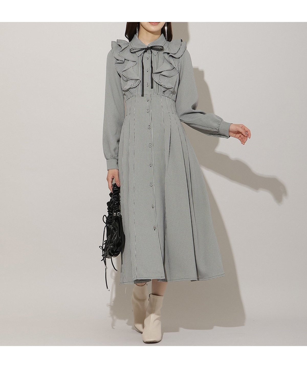 【ウィルセレクション/WILLSELECTION】のナローリボンフリルシャツワンピース インテリア・キッズ・メンズ・レディースファッション・服の通販 founy(ファニー) 　ファッション　Fashion　レディースファッション　Fashion for Women　ワンピース　Dresses　シャツワンピース / 1枚で着映えコーデ　Shirt Dresses　シャツワンピ　Shirt Dress, Shirt One-Piece　シャーリング　Shirring, Ruched　チェック　Check, Plaid, Tartan　ドレープ　Drape, Draping Fabric　バランス　Balance, Style Balance　フレア　Flare, Flared　フロント　Front, Front Design　リボン　Ribbon, Bow　レース　Lace, Lace Fabric　人気　Popular, Best Seller　A/W・秋冬　Autumn/Winter　長袖　Long Sleeve, Full Sleeve　黒系チェック|ID: prp329100004706427 ipo3291000000033990463
