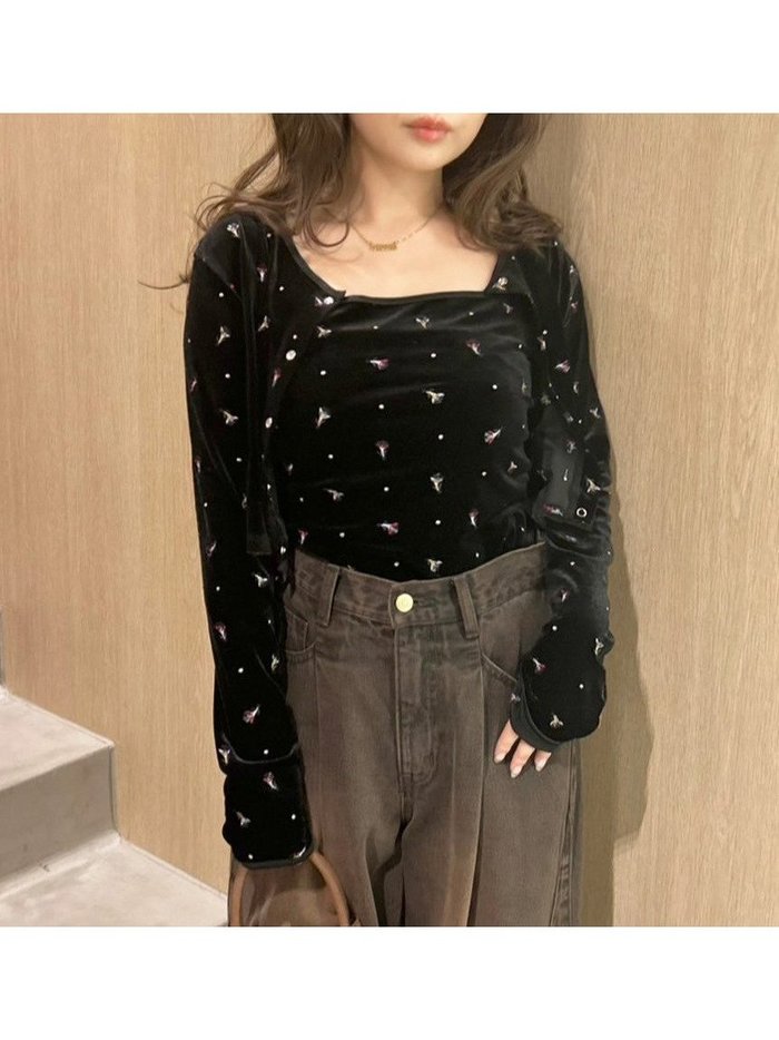 【リリーブラウン/Lily Brown】のエンブロイダリーベロアキャミアンサンブル インテリア・キッズ・メンズ・レディースファッション・服の通販 founy(ファニー) https://founy.com/ 雑誌掲載アイテム Magazine Picks & Fashion Features ファッション雑誌 Fashion Magazines スウィート Sweet ファッション Fashion レディースファッション Fashion for Women トップス・カットソー Cut & Sew Tops アンサンブルニット Knit Ensembles & Twin Sets キャミソール&ノースリーブ Camisoles & Sleeveless Tops ベロアトップス Velour Tops / Velvet-Look Items アンサンブル Ensemble Set カーディガン Cardigan, Knitwear キャミソール Camisole, Spaghetti Strap Top クラシカル Classical, Vintage-Inspired 10月号 October Issue スパンコール Sequins, Sequin Embellishment スマート Smart, Elegant 雑誌 Magazine, Fashion Magazine ドット Polka Dot, Dot Pattern 人気 Popular, Best Seller ベロア Velour, Soft Velvet |ID: prp329100004706530 ipo3291000000034063881