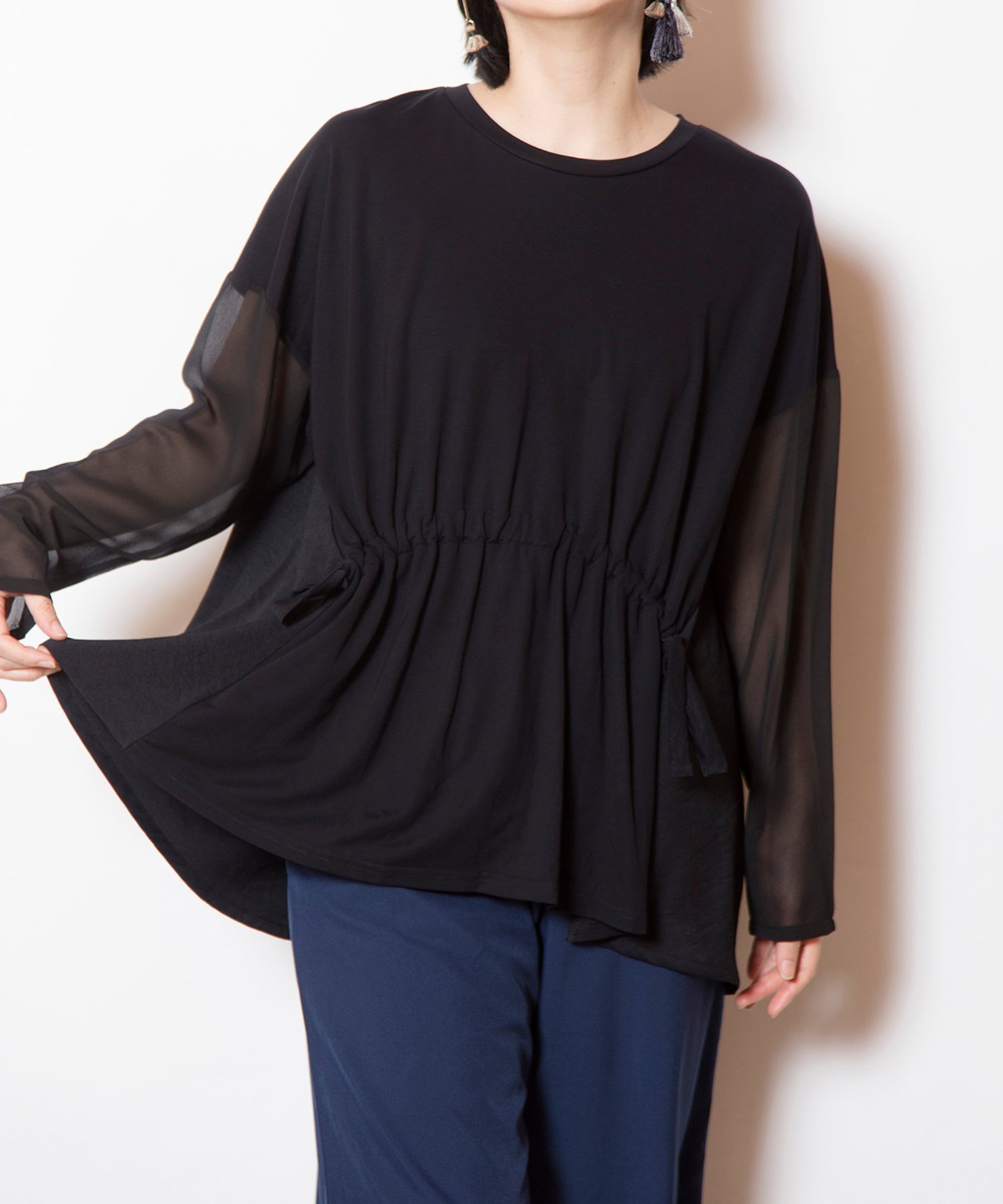 【オズモーシス/OSMOSIS】の切替ギャザーTシャツ インテリア・キッズ・メンズ・レディースファッション・服の通販 founy(ファニー) 　ファッション　Fashion　レディースファッション　Fashion for Women　トップス・カットソー　Cut & Sew Tops　シャツ・ブラウス・オフィスカジュアル　Elegant Blouses & Button-Ups　ロングTシャツ・Tシャツ　Longline T-Shirts & Tees　とろみ　Fluid, Flowy Fabric　カットソー　Cut and Sewn Top　ギャザー　Gathered, Ruffled　シアー　Sheer, See-Through　再入荷　Restock / Back in Stock　切替　Switching, Contrast Panel　A/W・秋冬　Autumn/Winter　BLACK|ID: prp329100004707162 ipo3291000000033996984