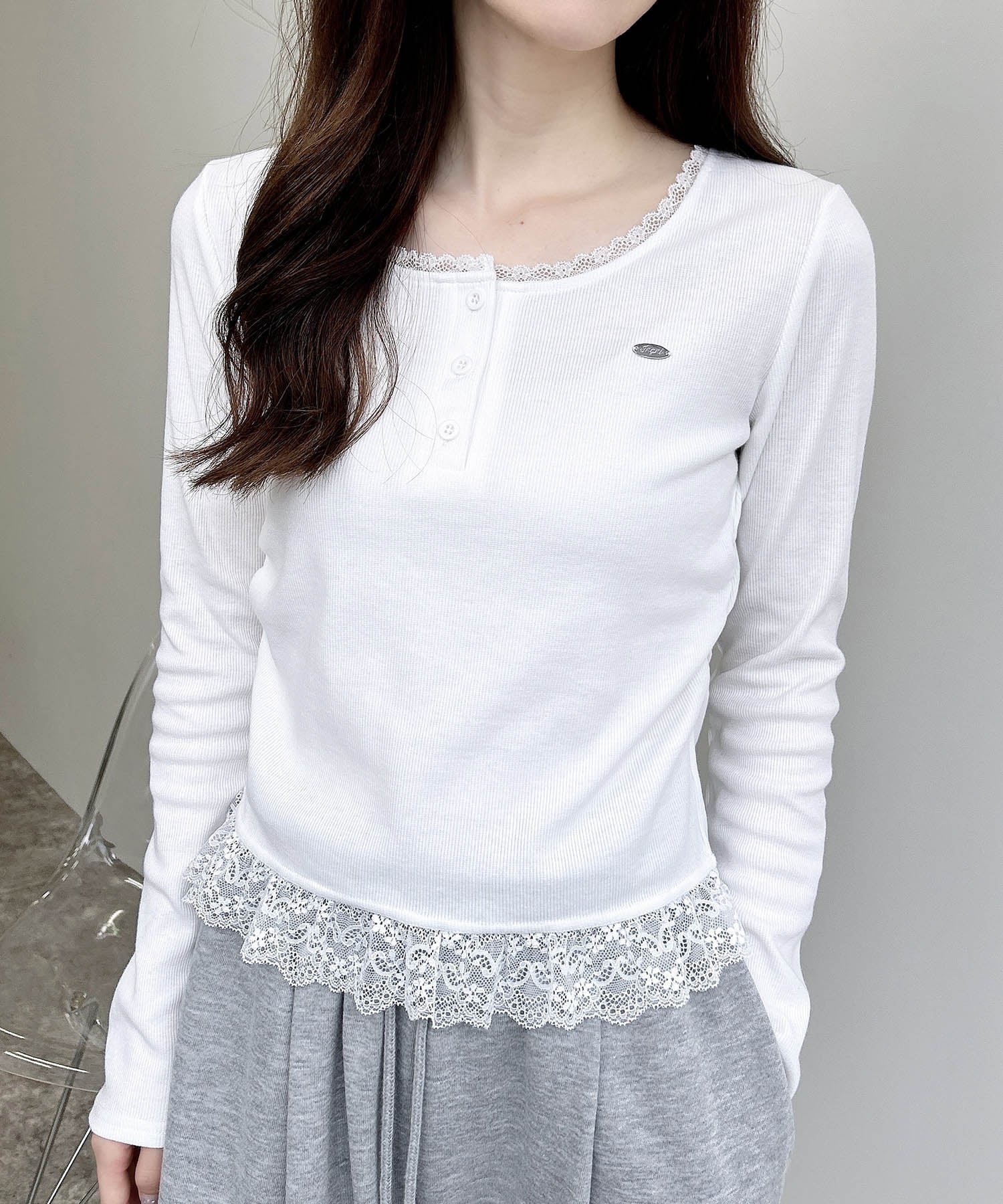 【イング/INGNI】の【WEB限定】ヘンリーネックレース付プレートロゴリブ長袖トップス 人気、トレンドファッション・服の通販 founy(ファニー) 　ファッション　Fashion　レディースファッション　Fashion for Women　トップス・カットソー　Cut & Sew Tops　デニム　Denim, Jeans Material　バランス　Balance, Style Balance　レース　Lace, Lace Fabric　長袖　Long Sleeve, Full Sleeve　 other-1|ID: prp329100004707179 ipo3291000000033997195