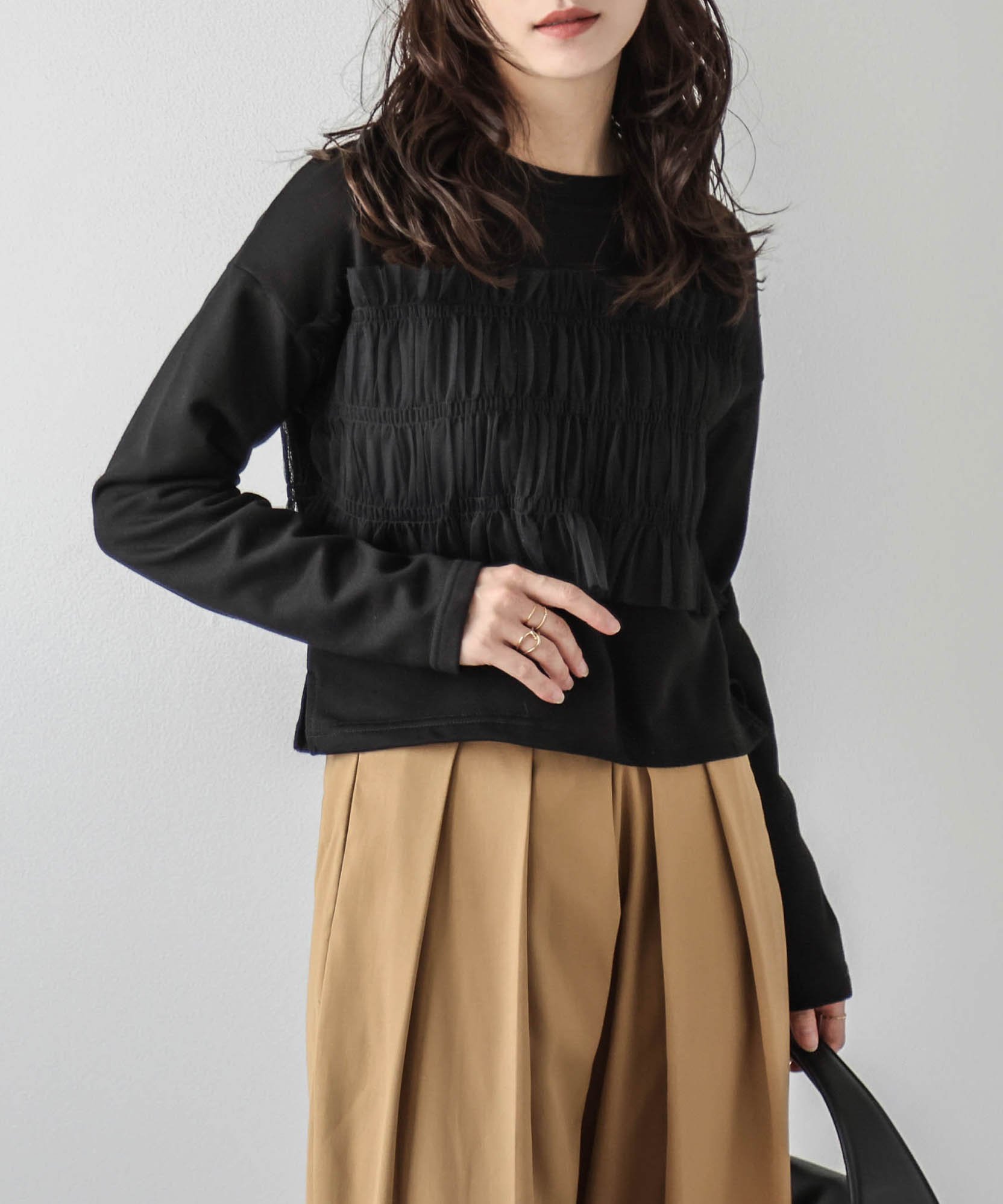 【ラジュール/Lajour】のビスチェ風 チュールドッキングトップス インテリア・キッズ・メンズ・レディースファッション・服の通販 founy(ファニー) 　ファッション　Fashion　レディースファッション　Fashion for Women　トップス・カットソー　Cut & Sew Tops　ビスチェ　Bustiers & Corset Tops / Layered Bustier Style　スウェット / スエット　Sweatshirt, Sweatwear　チュール　Tulip, Tulip Motif　トレンド　Trend, Trending Now　ドッキング　Docking, Mixed Material　ビスチェ　Bustier, Corset Top　ボックス　Boxy, Box Shape　長袖ブラック|ID: prp329100004707190 ipo3291000000033997328