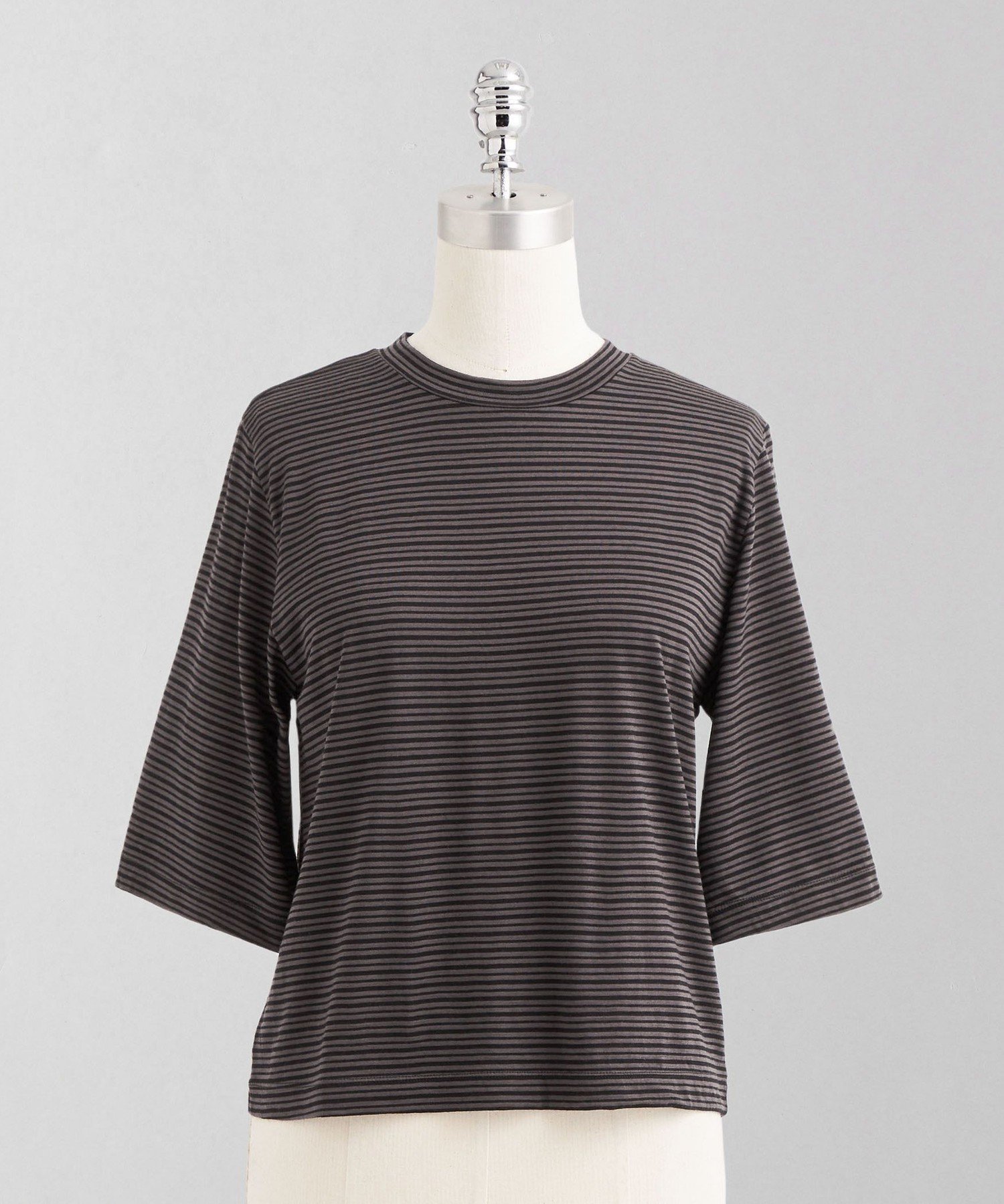 【ユナイテッドアローズ/UNITED ARROWS】のLOEFF W 五分袖 Tシャツ インテリア・キッズ・メンズ・レディースファッション・服の通販 founy(ファニー) 　ファッション　Fashion　レディースファッション　Fashion for Women　トップス・カットソー　Cut & Sew Tops　シャツ・ブラウス・オフィスカジュアル　Elegant Blouses & Button-Ups　ロングTシャツ・Tシャツ　Longline T-Shirts & Tees　インナー　Innerwear　秋　Autumn　カーディガン　Cardigan, Knitwear　コンパクト　Compact, Small Size　シンプル　Simple, Minimal　ジャケット　Jacket, Outerwear　スリーブ　Sleeve, Long Sleeve / Short Sleeve　ドレープ　Drape, Draping Fabric　バランス　Balance, Style Balance　フレアースリーブ　Flared Sleeve, Bell Sleeve　ボーダー　Border, Stripe　ロング　Long, Long-Length　夏　Summer　エレガント 上品　Elegant　その他1|ID: prp329100004707225 ipo3291000000033997770