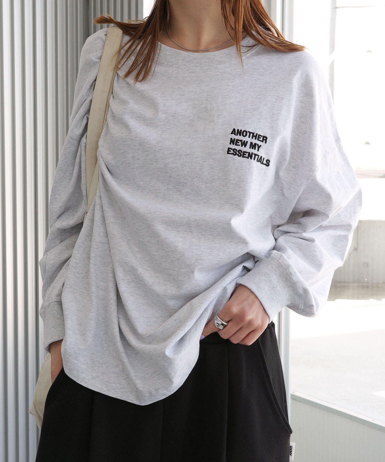 【アンドミー/andme】のANME エンブロイダリー ロゴ 長袖 Tシャツ ANME アンメ インテリア・キッズ・メンズ・レディースファッション・服の通販 founy(ファニー) 　ファッション　Fashion　レディースファッション　Fashion for Women　トップス・カットソー　Cut & Sew Tops　シャツ・ブラウス・オフィスカジュアル　Elegant Blouses & Button-Ups　ロングTシャツ・Tシャツ　Longline T-Shirts & Tees　エンブロイダリー　Embroidery Design　シンプル　Simple, Minimal　定番　Standard, Basic Item　長袖　Long Sleeve, Full Sleeve　フラワー　Flower, Floral　プリント　Print, Printed Pattern　ボーダー　Border, Stripe　ポケット　Pocket, Pocket Detail　別注　Limited Edition, Custom Order　ワンポイント　One Point, Statement Accent　オートミール杢|ID: prp329100004707245 ipo3291000000033997982
