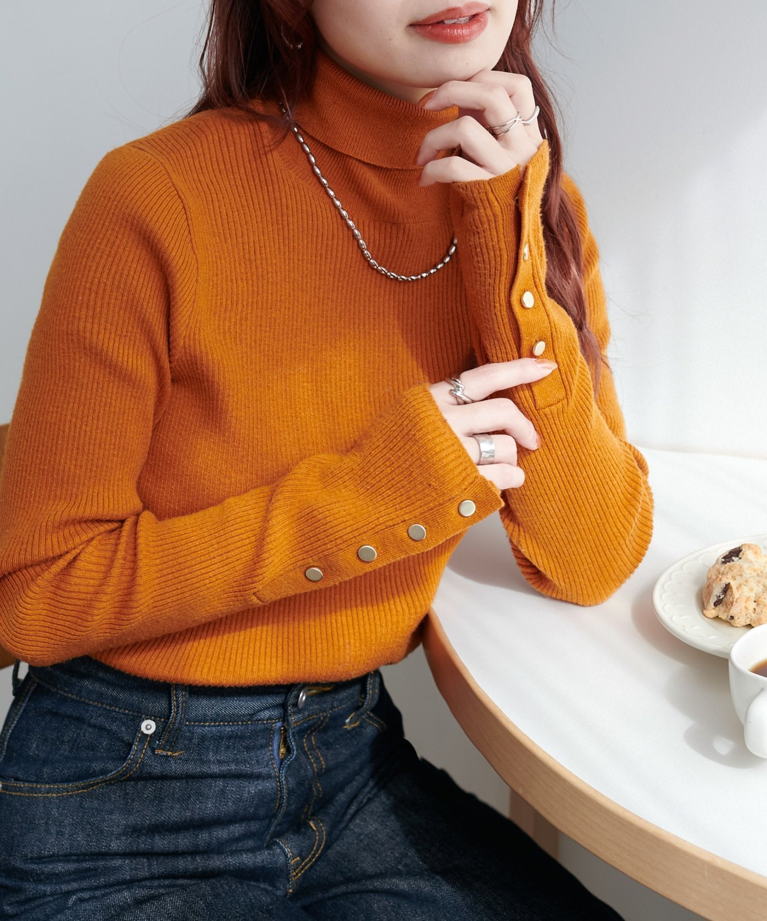 【ディスコート/Discoat】の【WEB限定】リブ袖口ボタンタートル インテリア・キッズ・メンズ・レディースファッション・服の通販 founy(ファニー) 　ファッション　Fashion　レディースファッション　Fashion for Women　トップス・カットソー　Cut & Sew Tops　インナー　Innerwear　スリット　Slit, Slit Detail　タートル　Turtleneck, Turtle Collar　タートルネック　Turtleneck, High Neck　フィット　Fit, Slim Fit　ベーシック　Basic, Essential　ボーダー　Border, Stripe　オレンジ|ID: prp329100004707273 ipo3291000000033998210