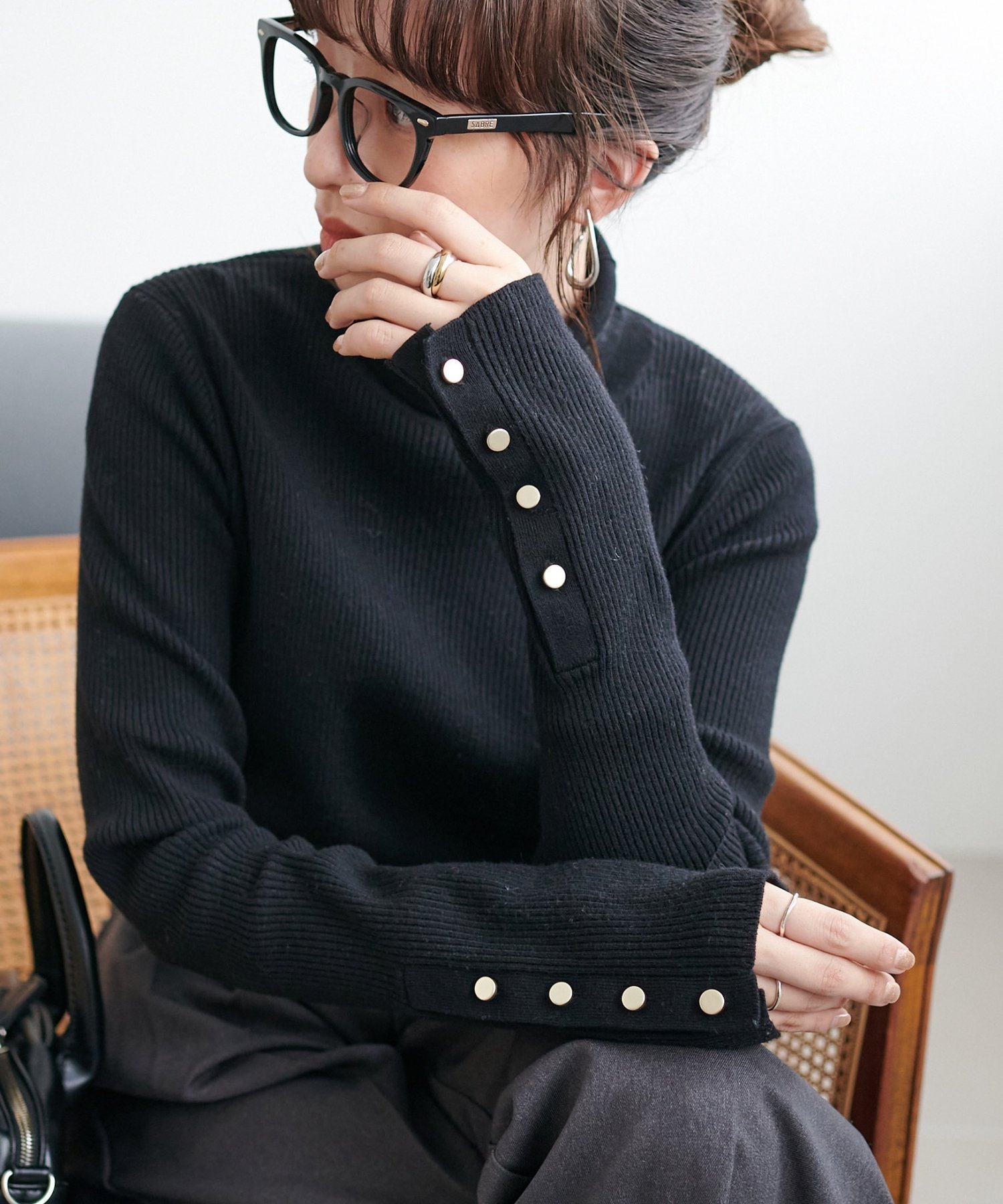 【ディスコート/Discoat】の【WEB限定】リブ袖口ボタンタートル インテリア・キッズ・メンズ・レディースファッション・服の通販 founy(ファニー) 　ファッション　Fashion　レディースファッション　Fashion for Women　トップス・カットソー　Cut & Sew Tops　インナー　Innerwear　スリット　Slit, Slit Detail　タートル　Turtleneck, Turtle Collar　タートルネック　Turtleneck, High Neck　フィット　Fit, Slim Fit　ベーシック　Basic, Essential　ボーダー　Border, Stripe　ブラック|ID: prp329100004707273 ipo3291000000033998228
